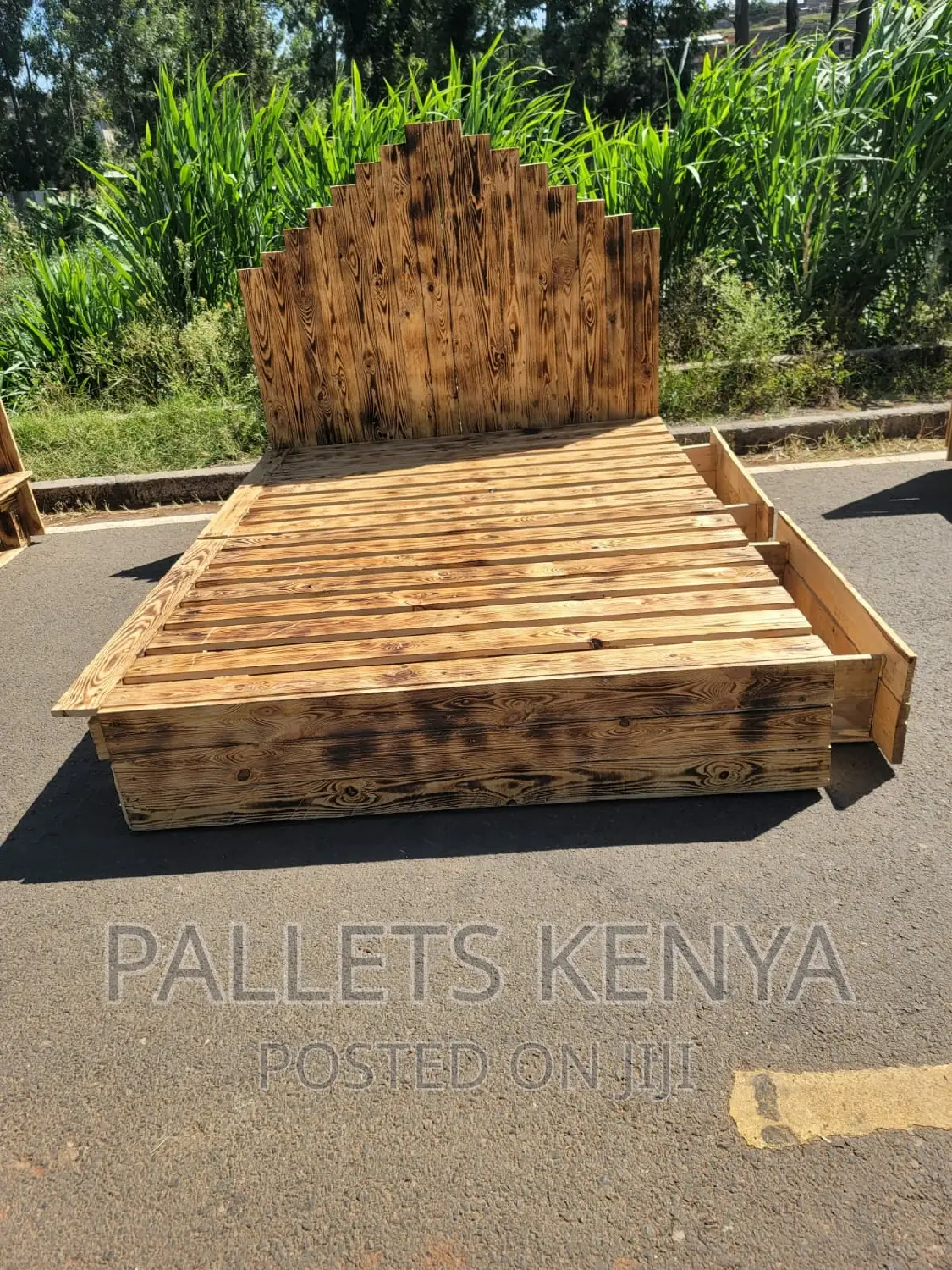 Pallet Bed- 5*6 Blazed Pallet Bed With Drawers. (FD09,)