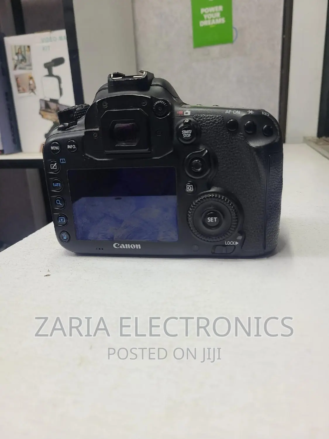 Canon EOS 7d Mark II With 18-55mm Lens