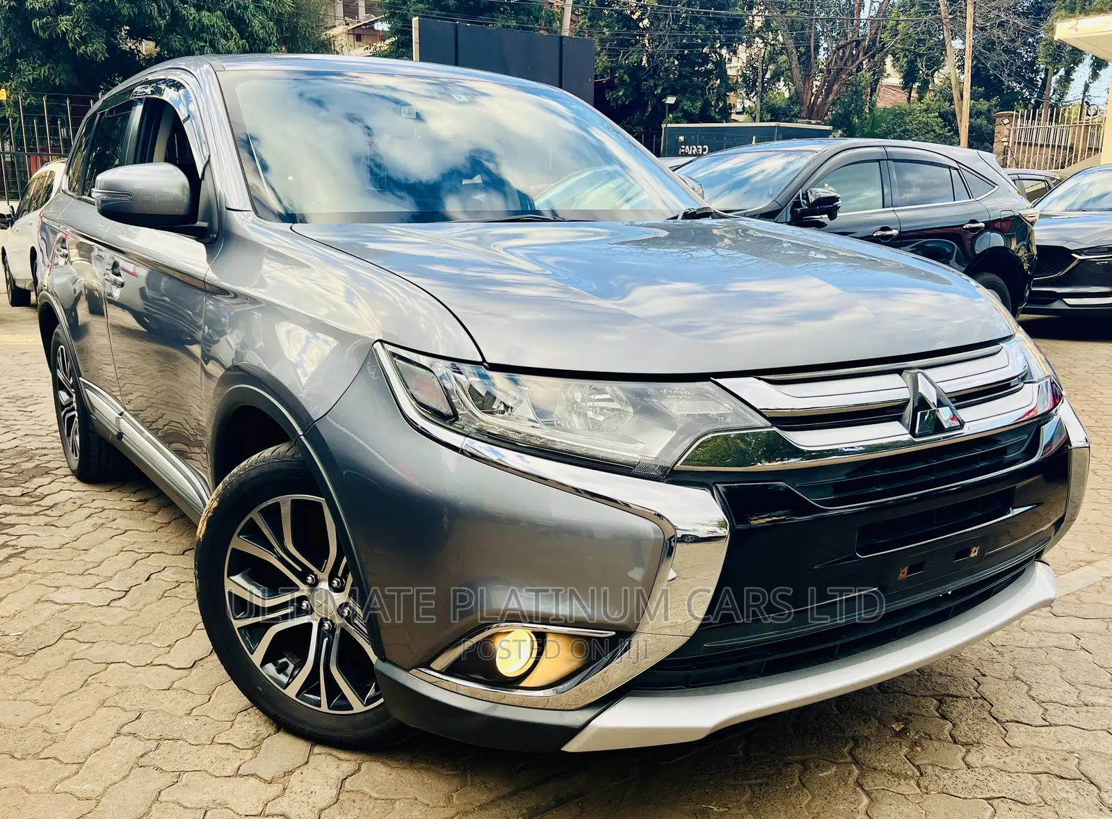 Mitsubishi Outlander 2016 Gray