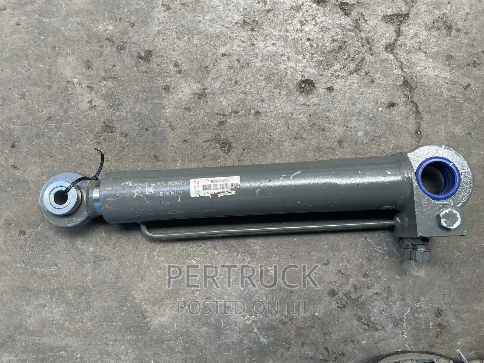 Wg9719820004 Cabin Lift Hydraulic Oil Cylinder Howo Sitrak