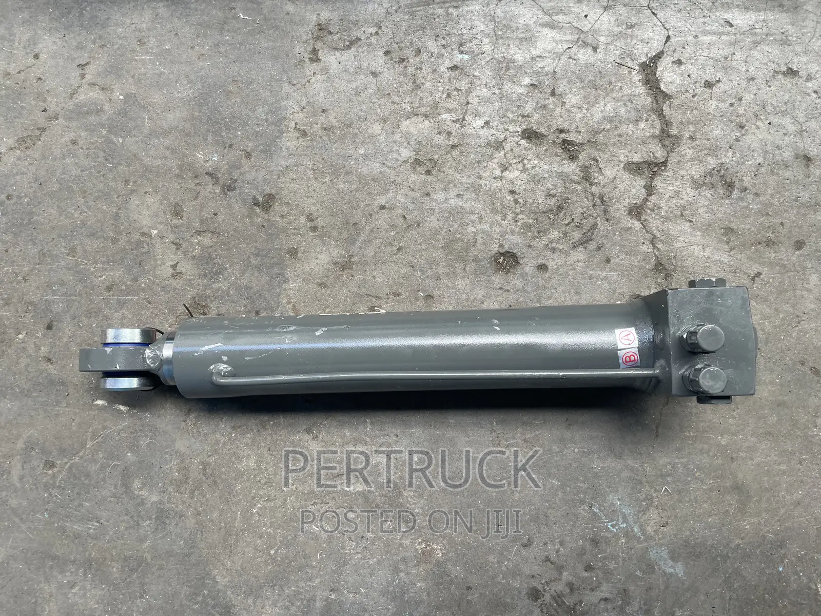 Wg9719820004 Cabin Lift Hydraulic Oil Cylinder Howo Sitrak