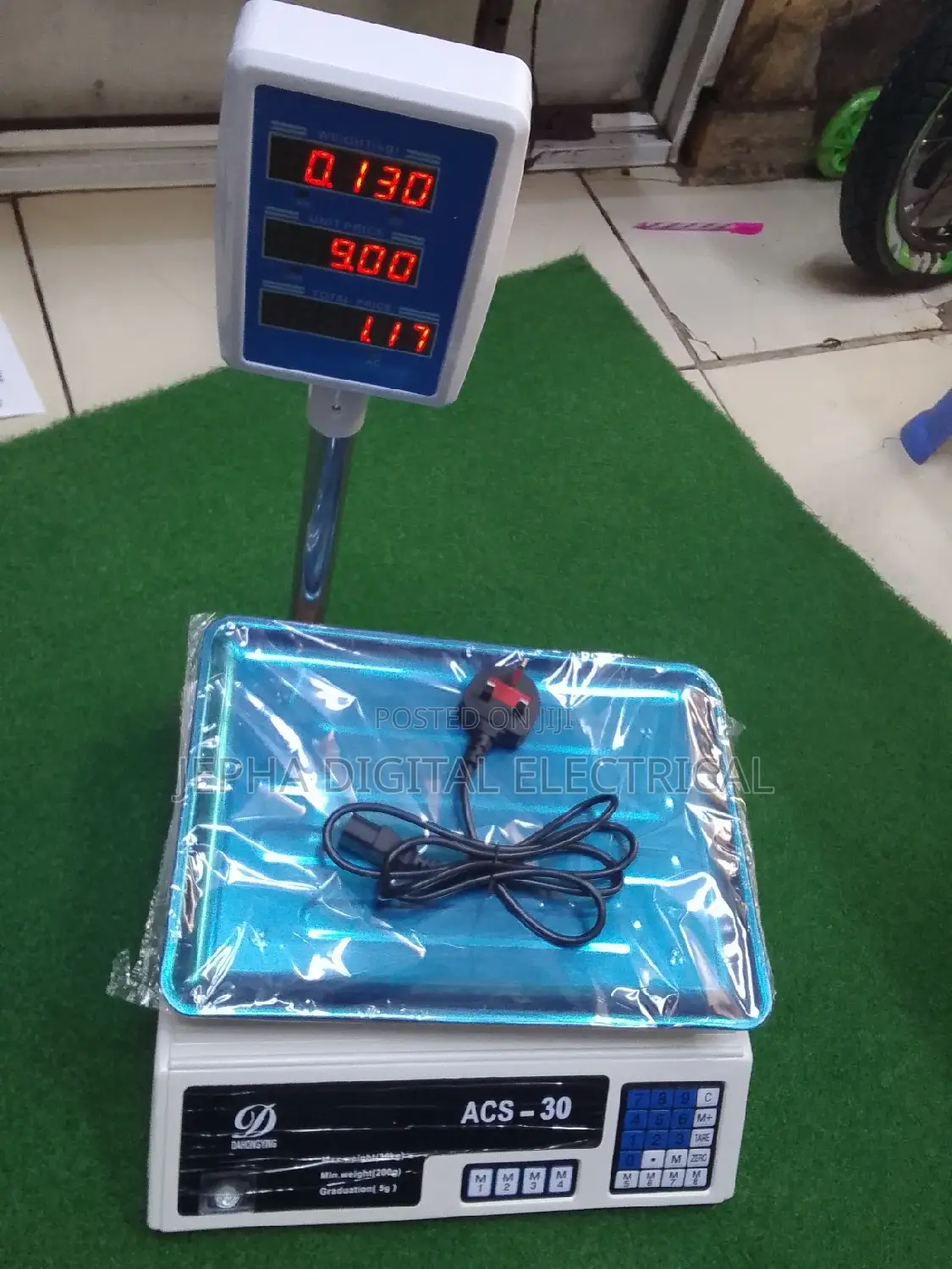 Electronic Computing Scale With Arm