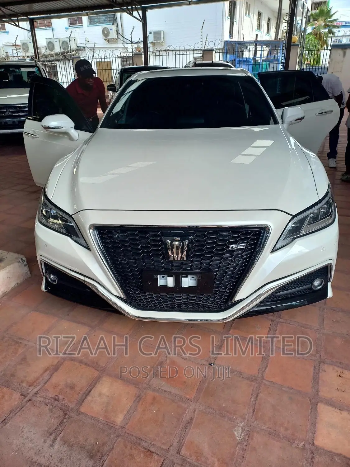 Toyota Crown 2019 White