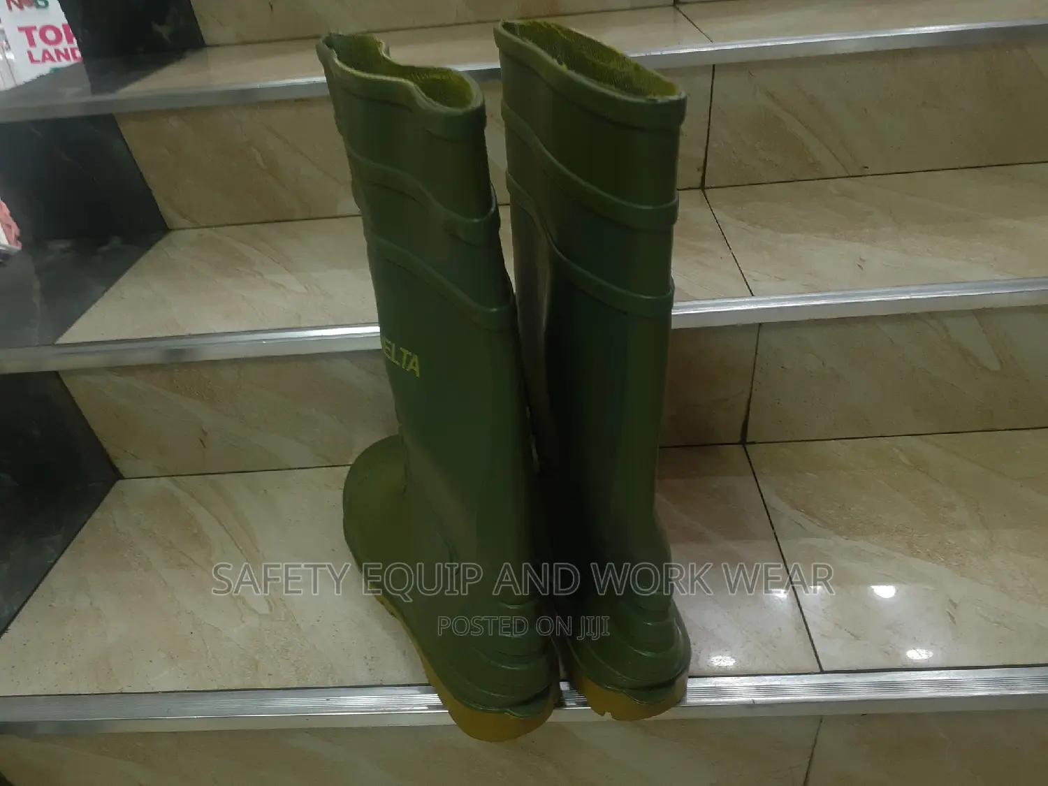 Get Delta Gumboots With Comfortable Fit At Best Price