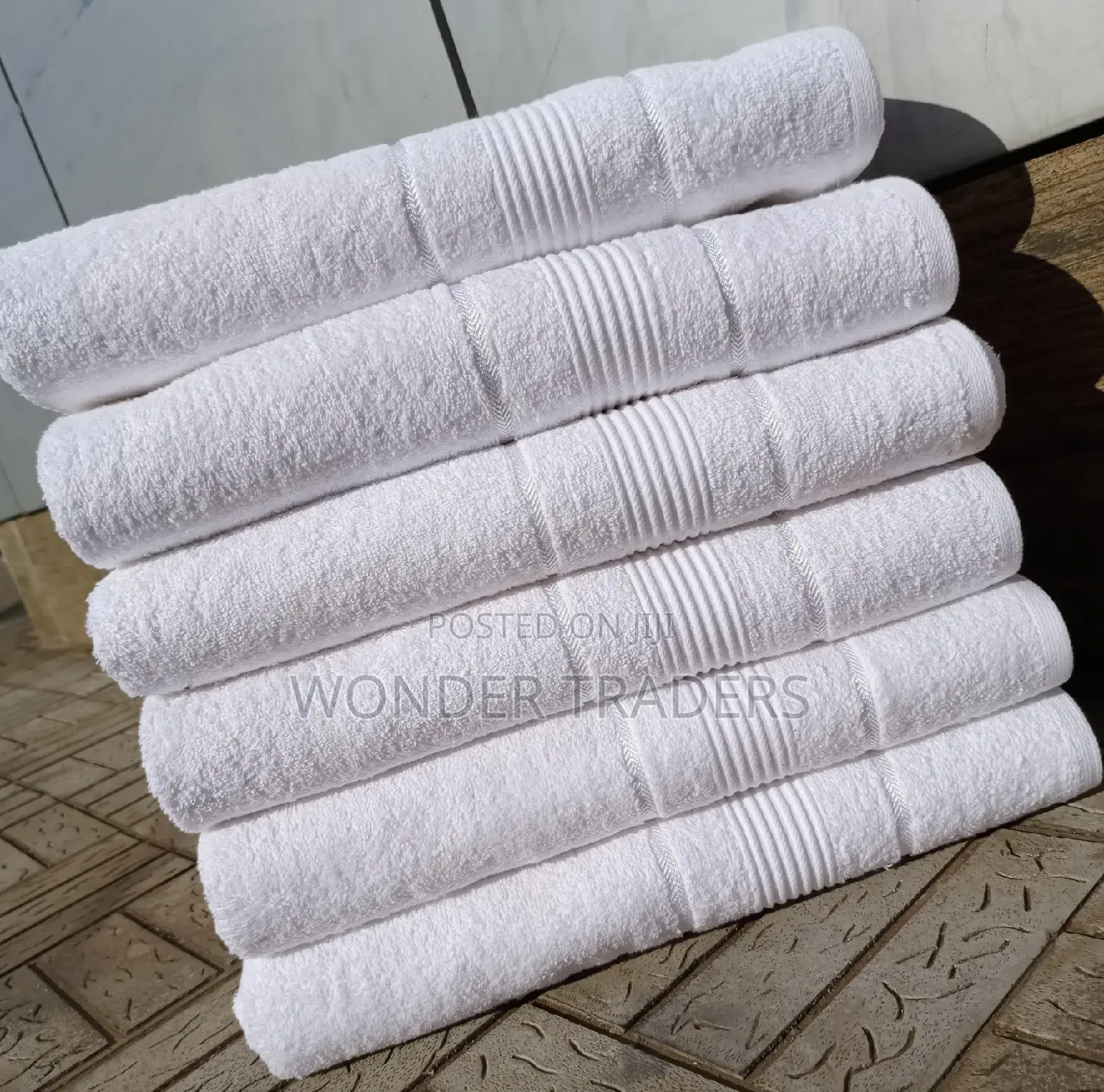 *White Top Quality LUXURY TOWELS*