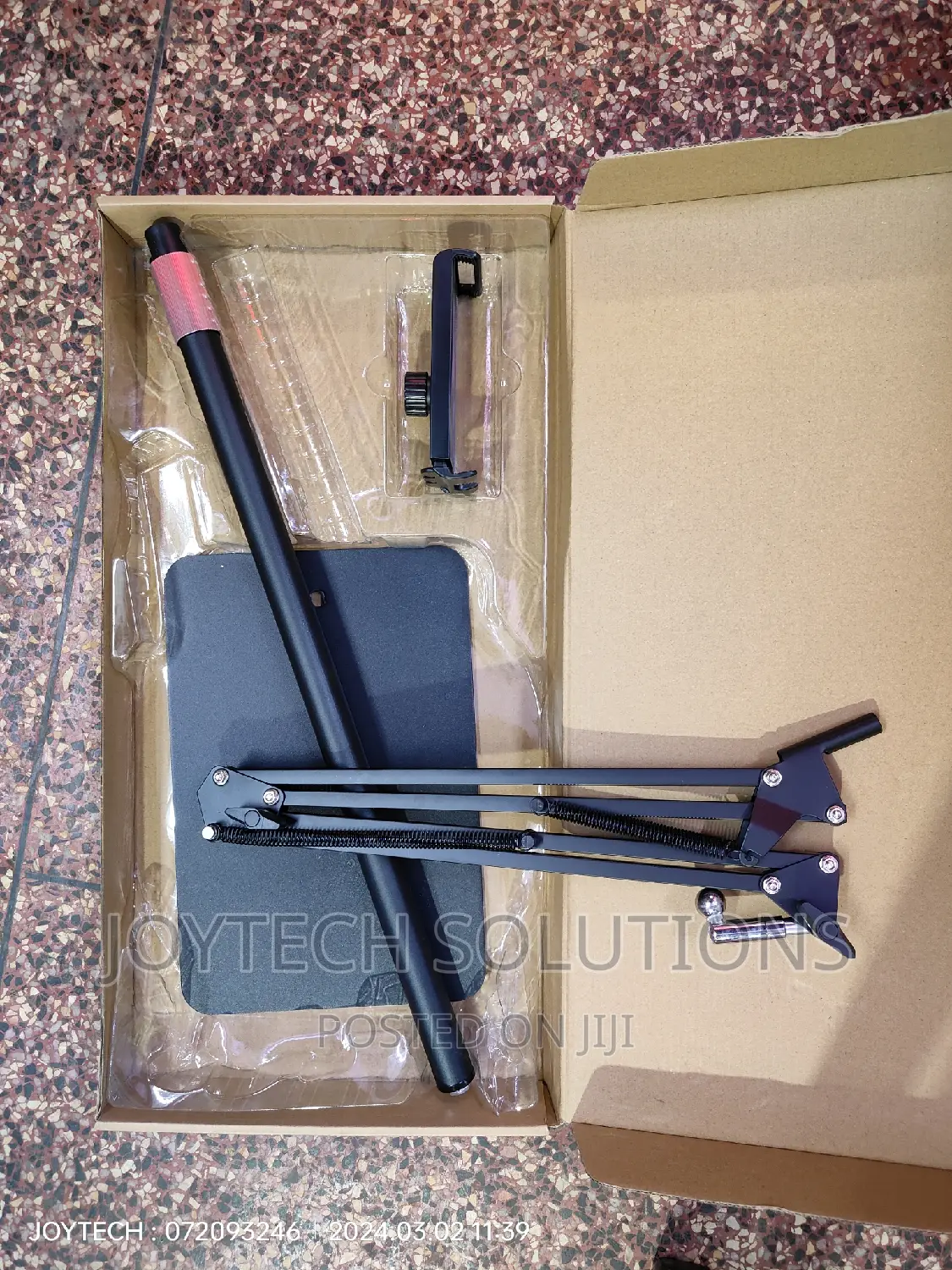 iPad Stand, Tablet Adjustable 2.1 Meter High.