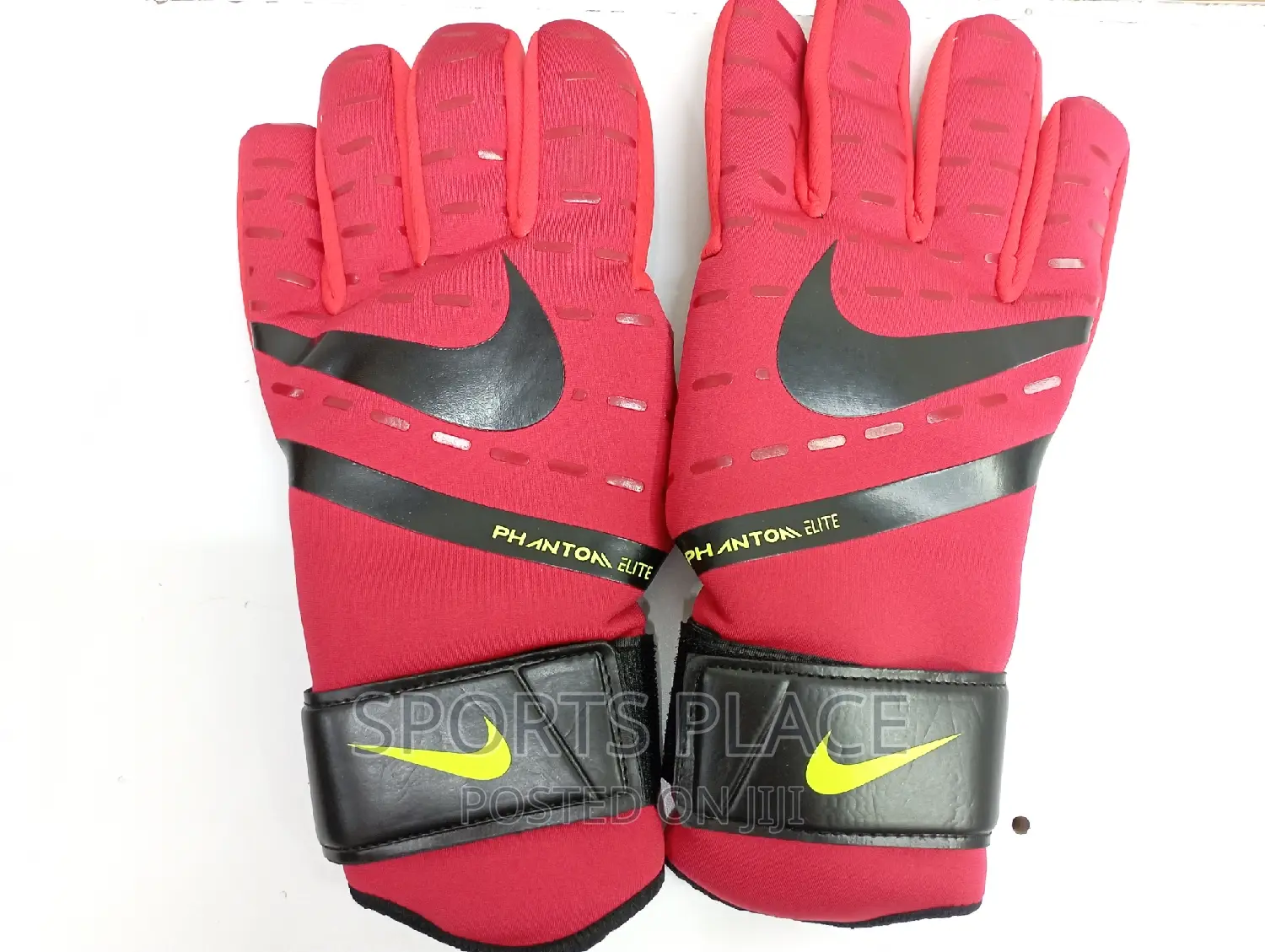 Nike Phantom Elite Goalkeeper Gloves