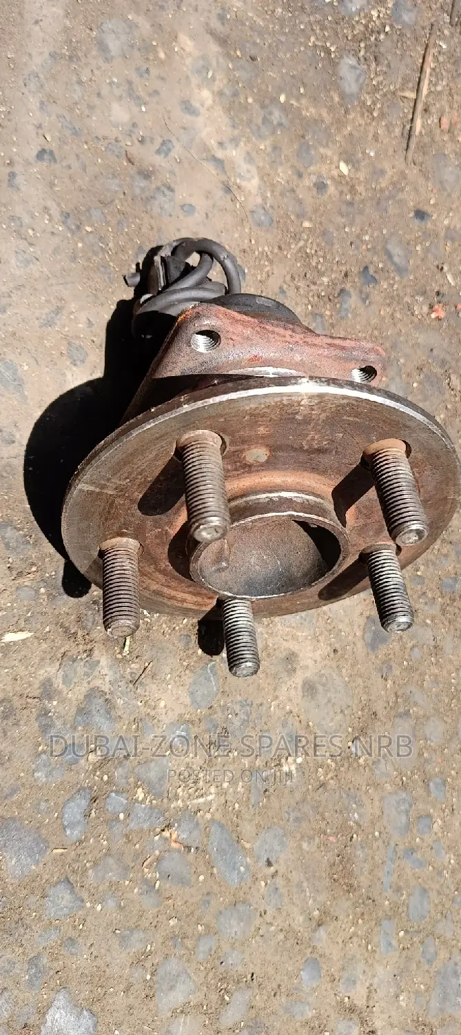 Premio 240,Allion,Wish,Vitz,Avensis Rear Hubs 2-Wheel Drive