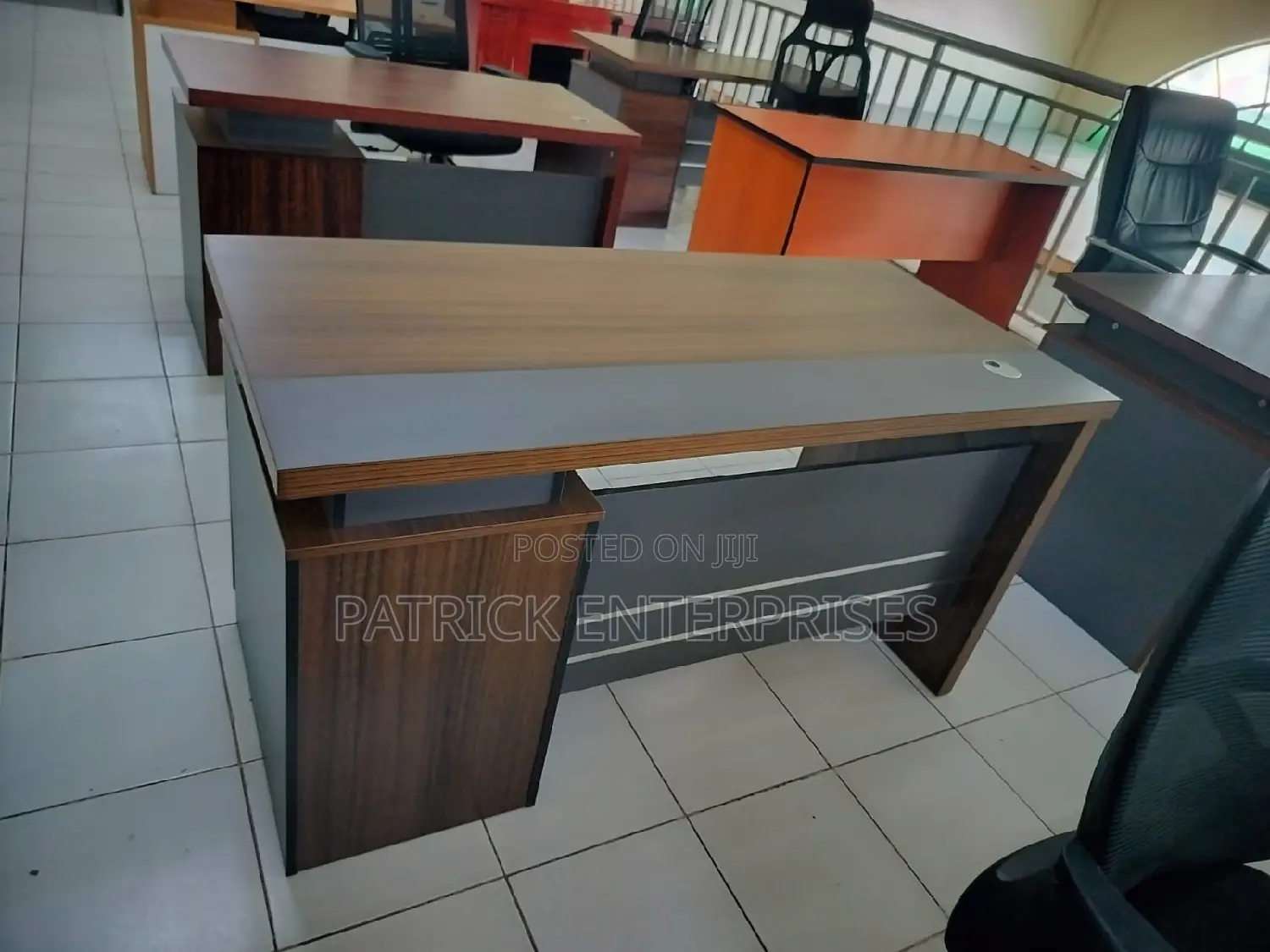 Executive Imported Morden Desk 1.2 MTRS