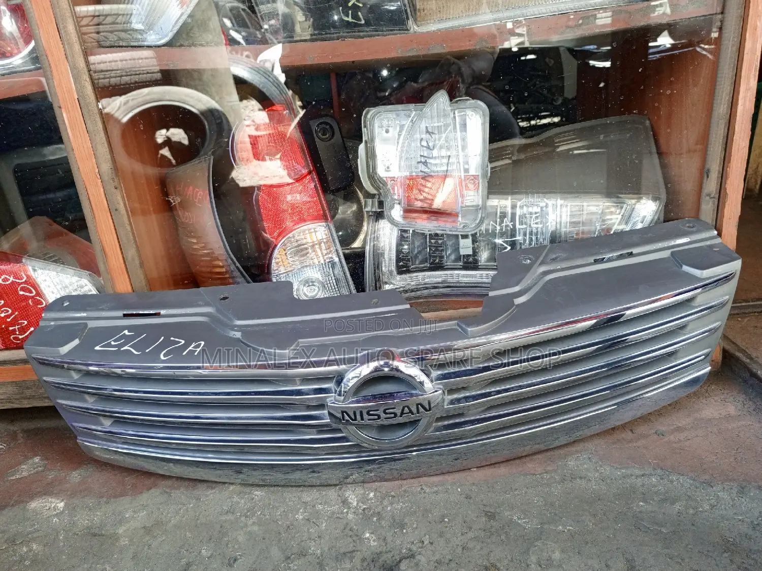 Grill Nissan Sylphy N17