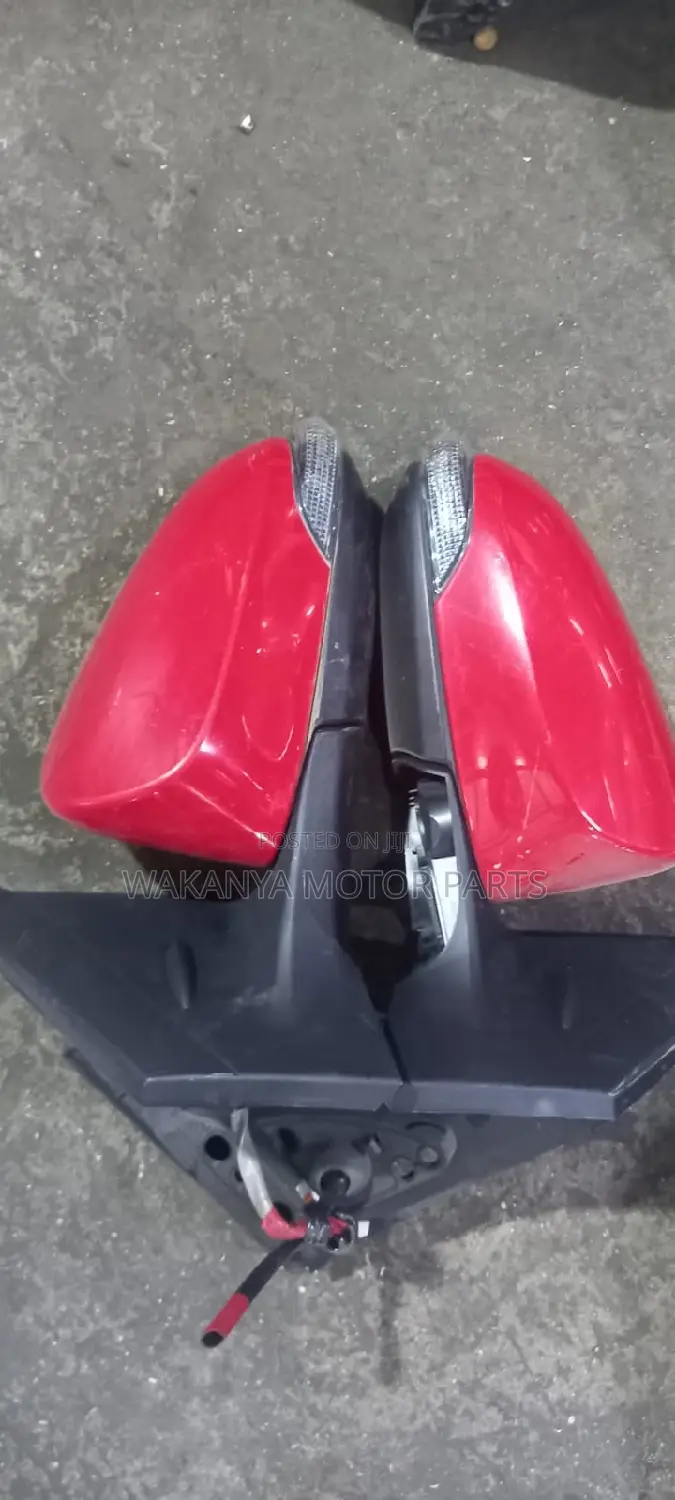 Toyota Vitz Jewela 2011/2014 Power Sidemirror With Indicator