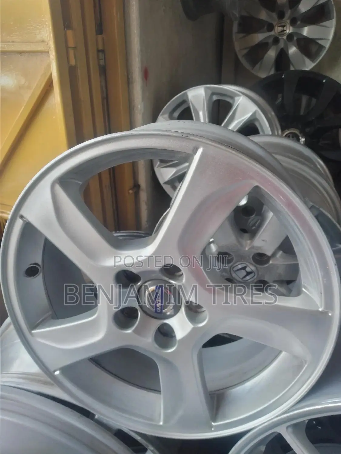 Original Rims Sizes 17 Inch Set for Volvo.