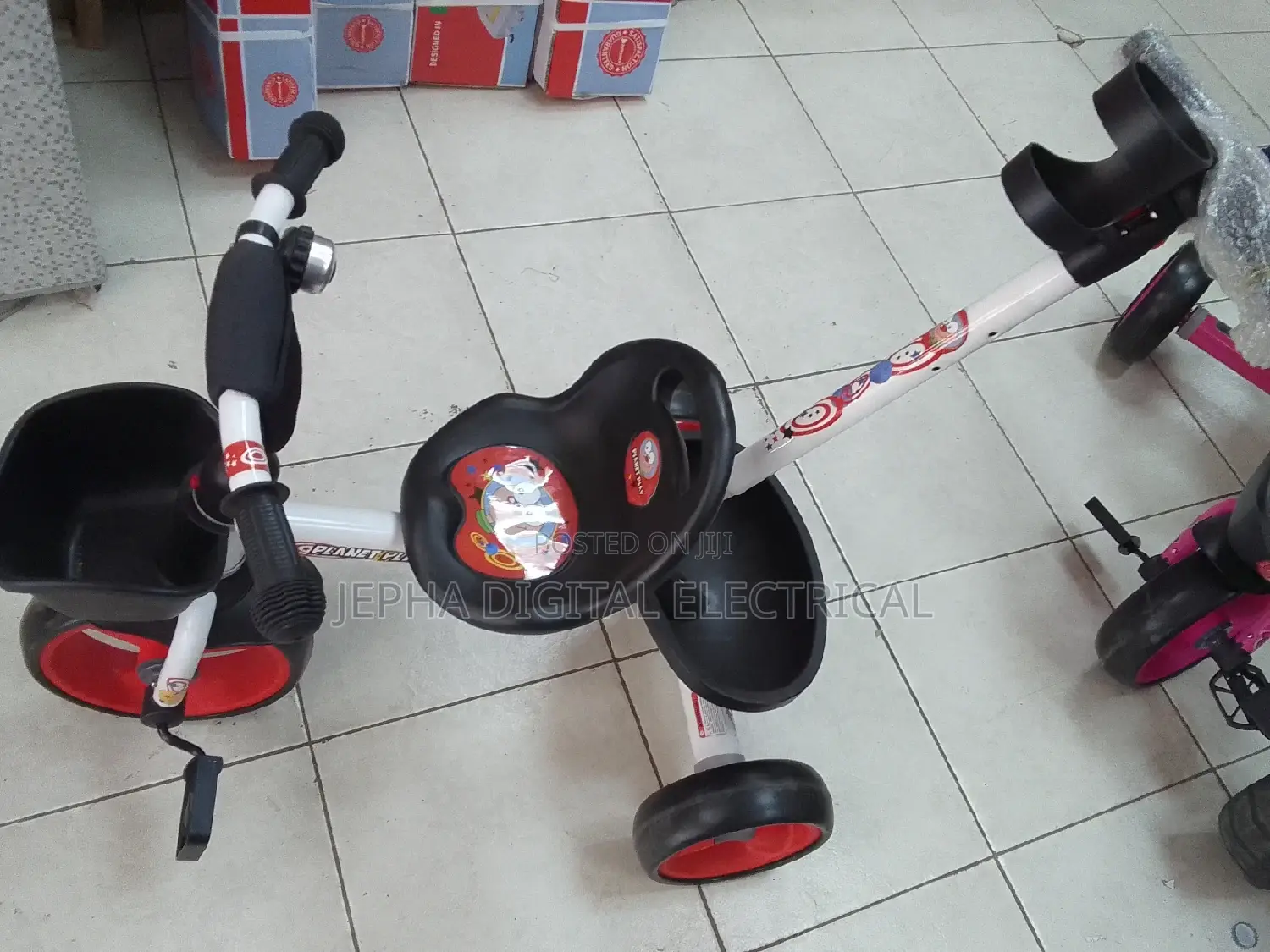 Tricycle With Push Hundle