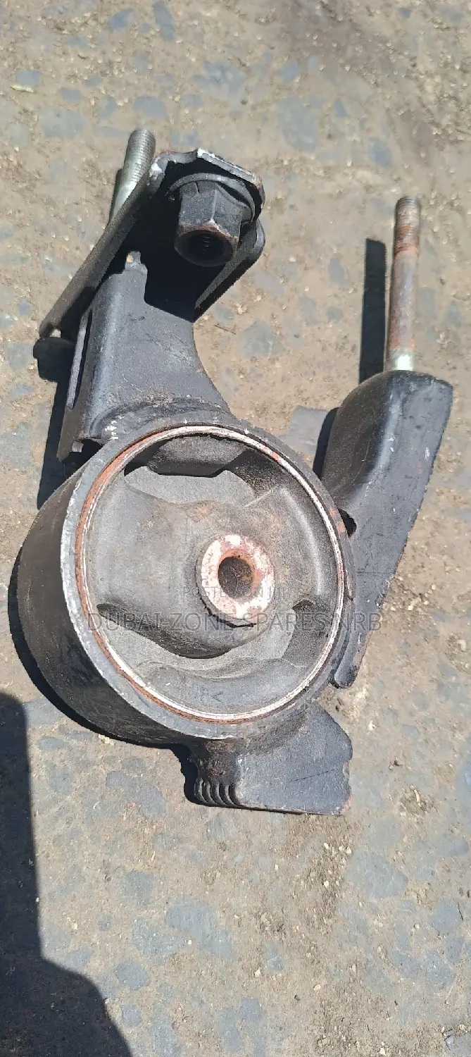 Belta, Vitz, Ractis, Axio,Axio, Runx, Alex Gearbox Mount.