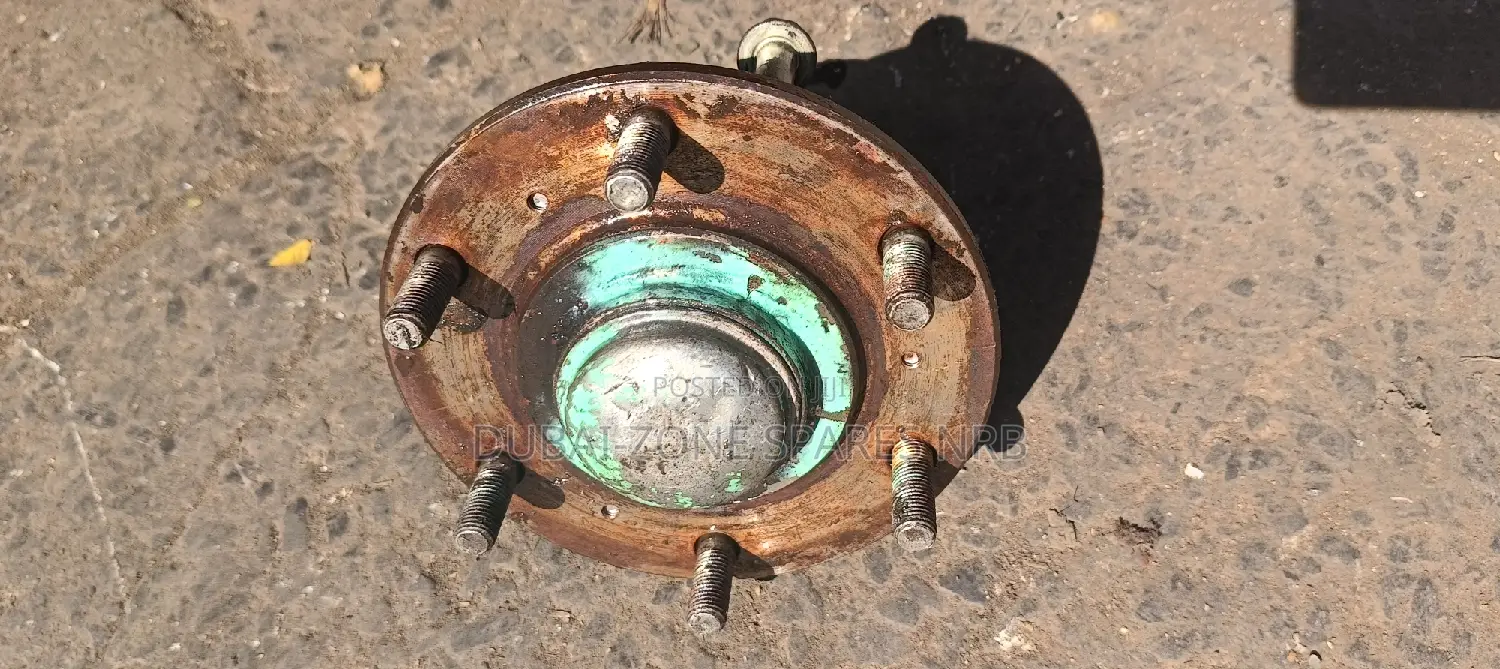 Mitsubishi L200 2007-2021 Front Wheel Hub.
