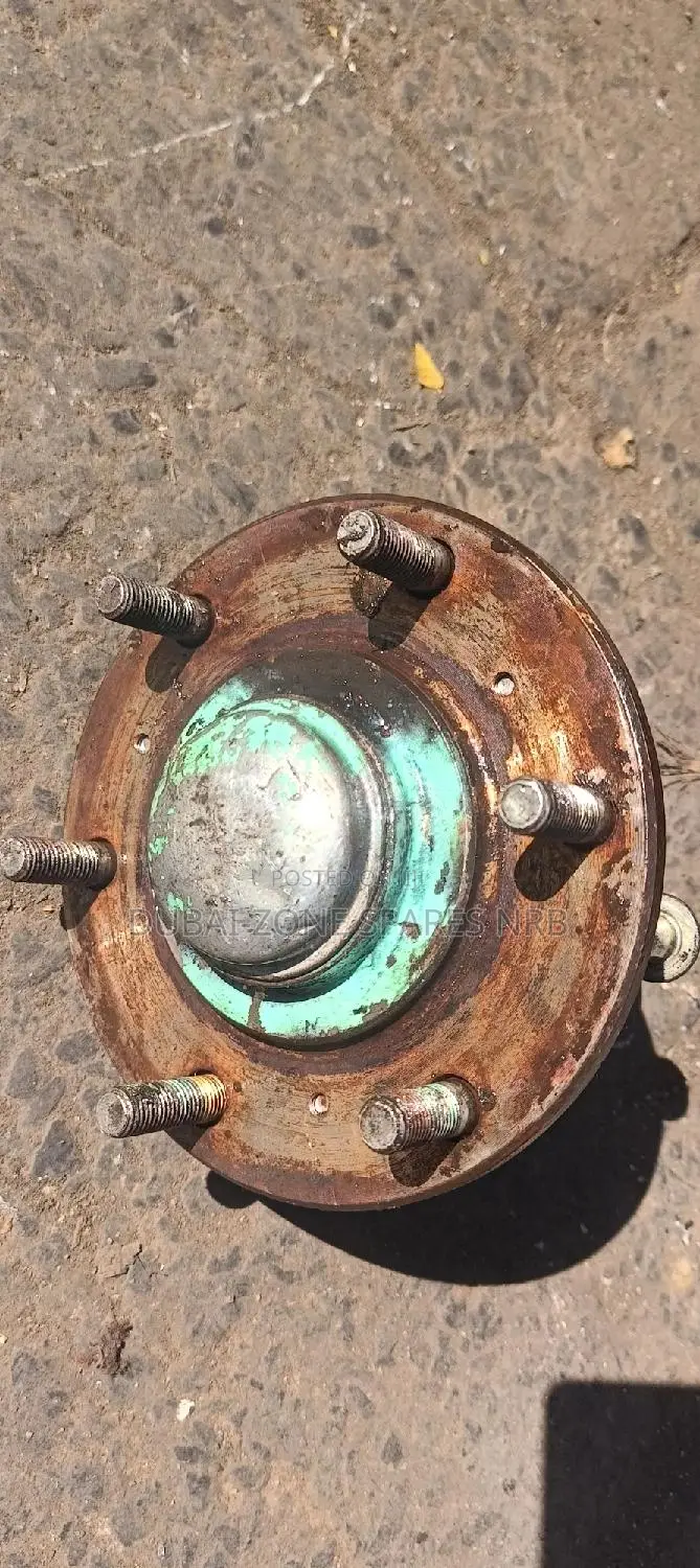 Mitsubishi L200 2007-2021 Front Wheel Hub.