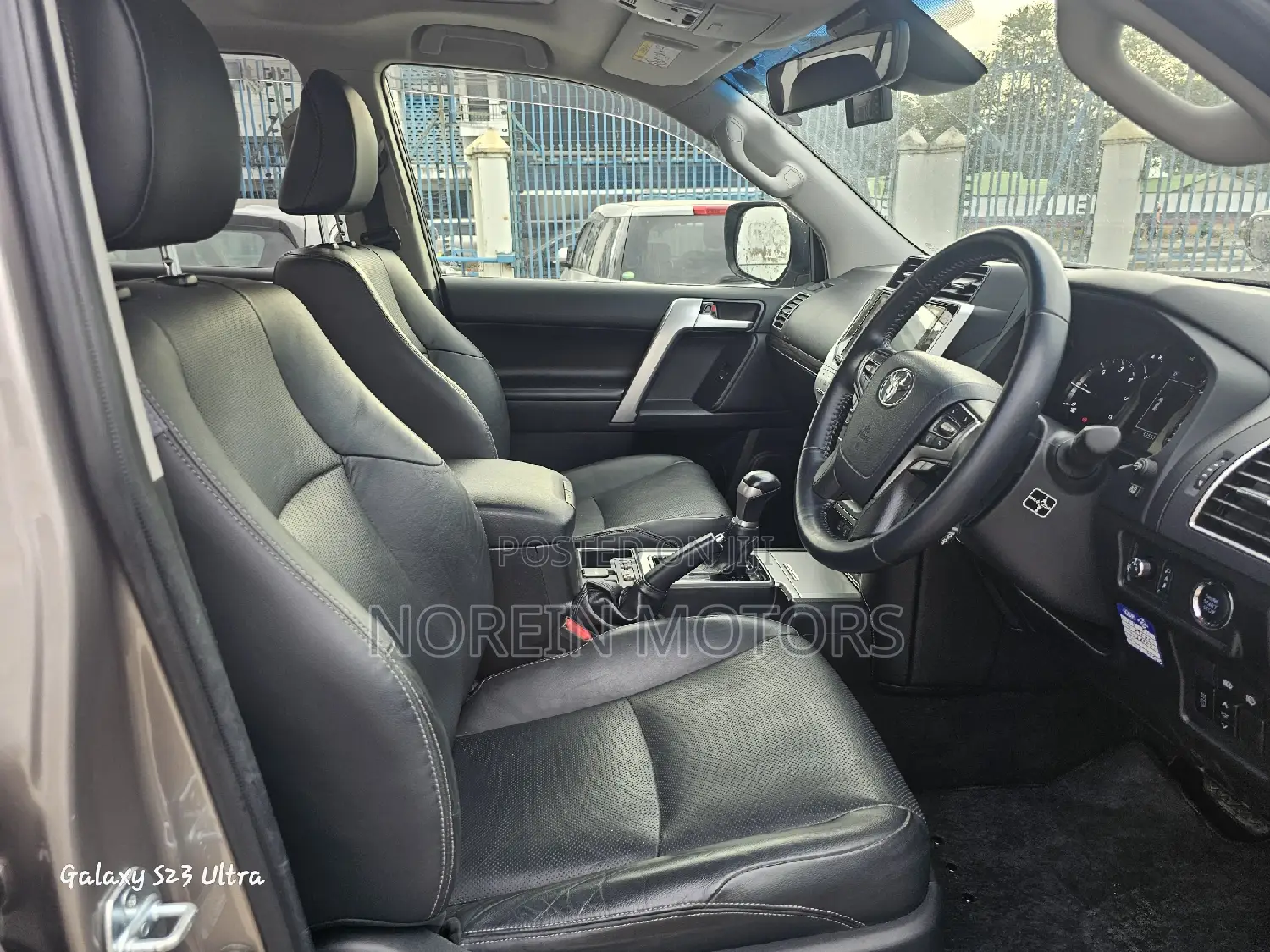 Toyota Land Cruiser Prado 2017 Gold