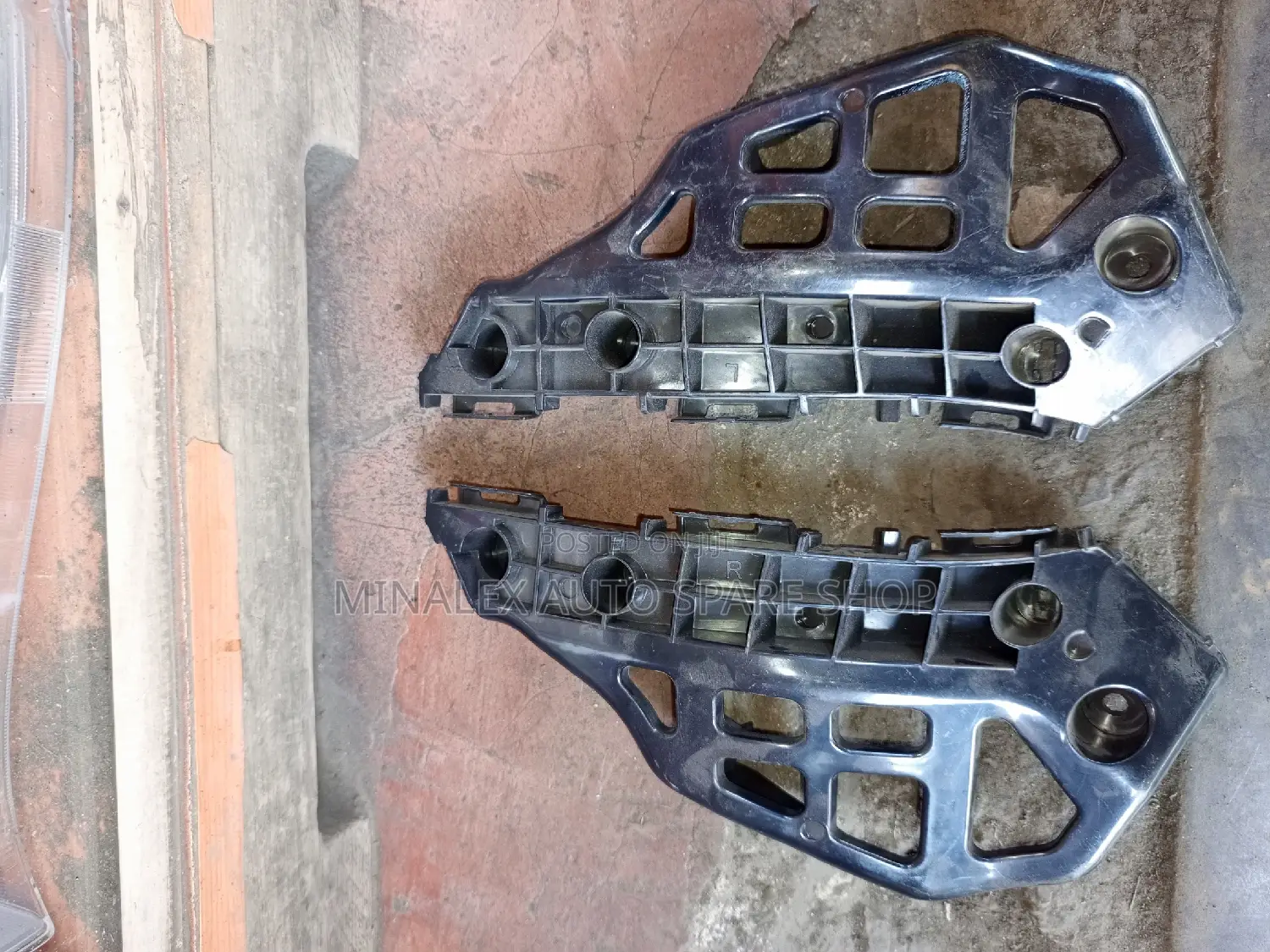 Bumper Slides Toyota Auris 2014 Onwards