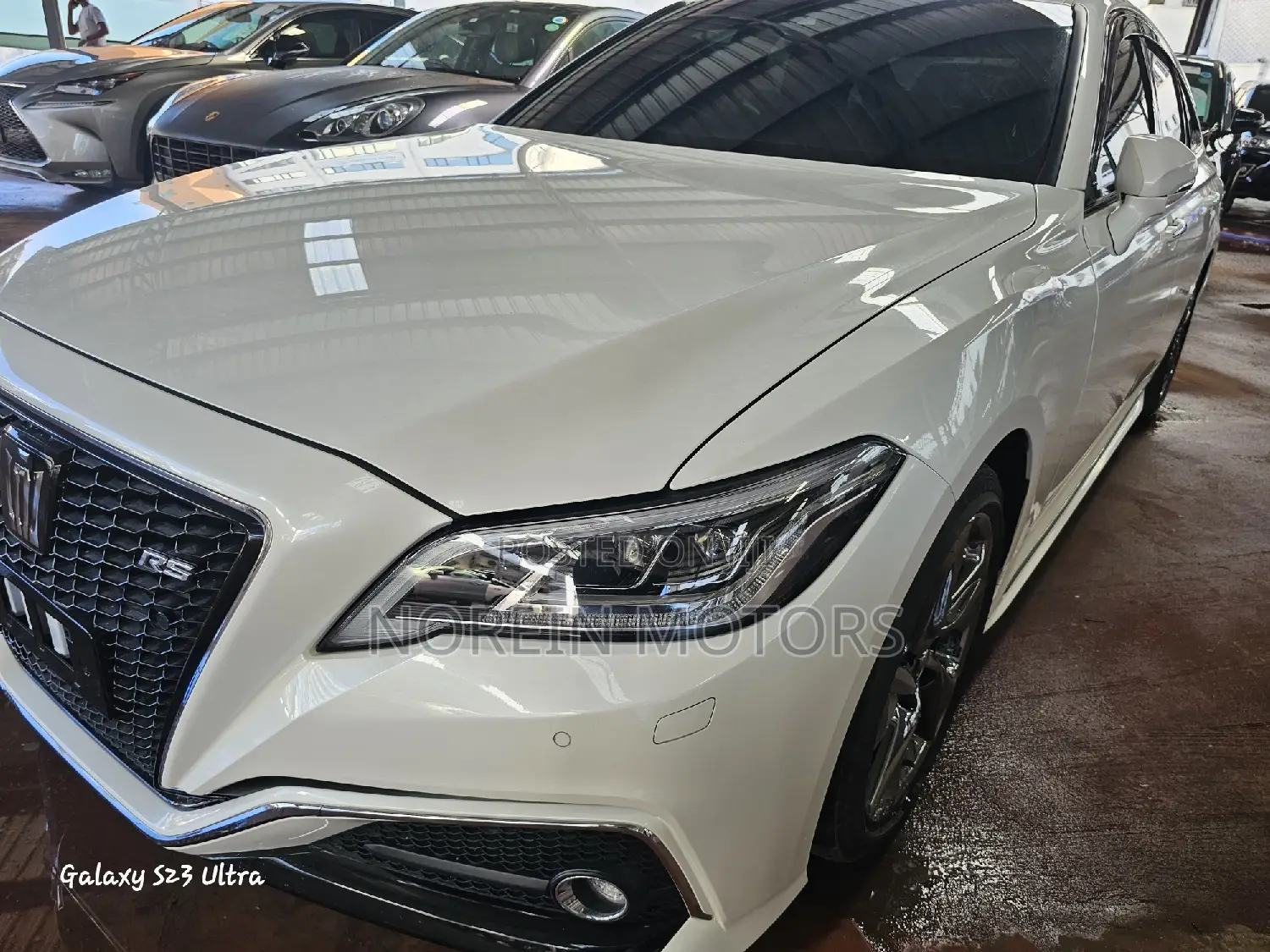 Toyota Crown 2019 Off white