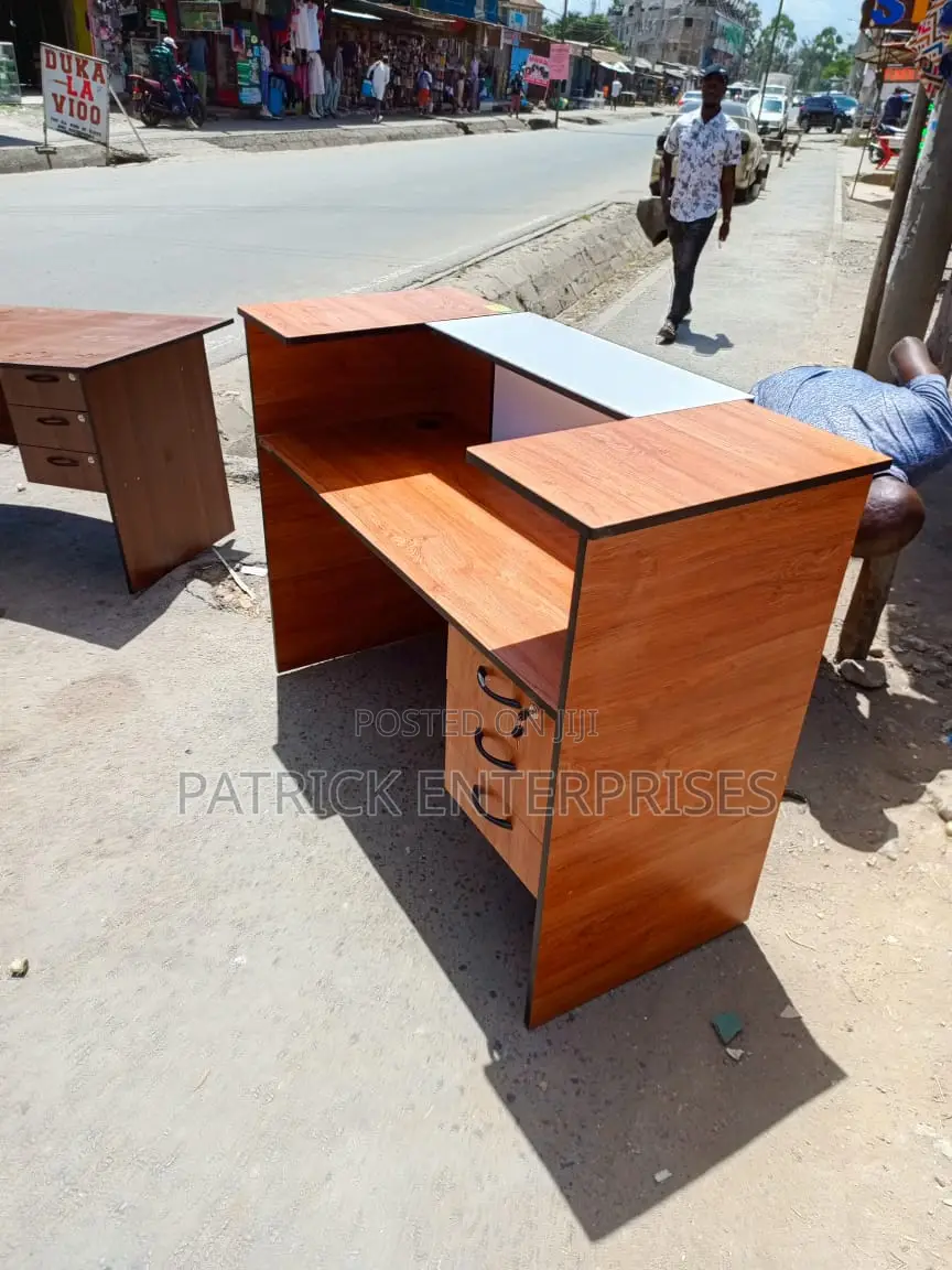 Morden Mdf Reception Desk 1.4 Mtrs