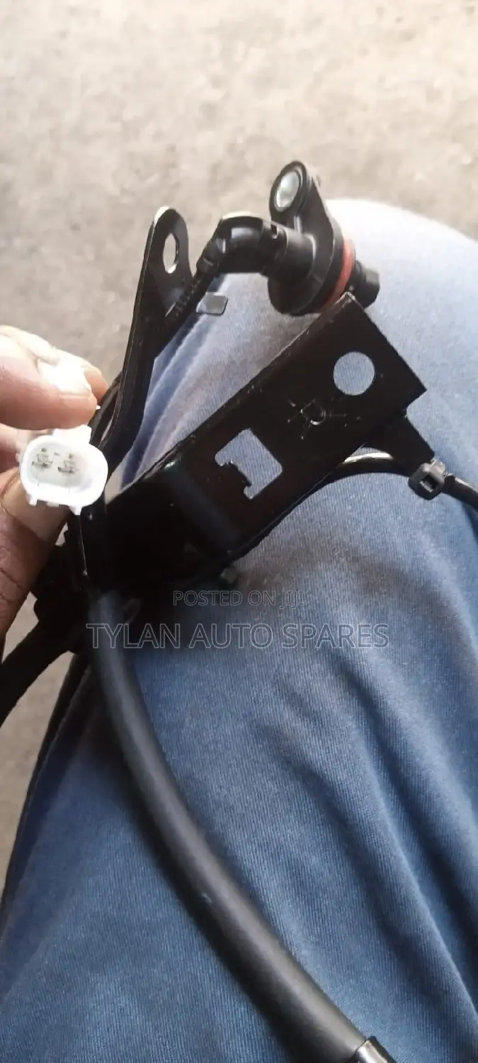 ABS Sensor Front Wheel Hillux Revo
