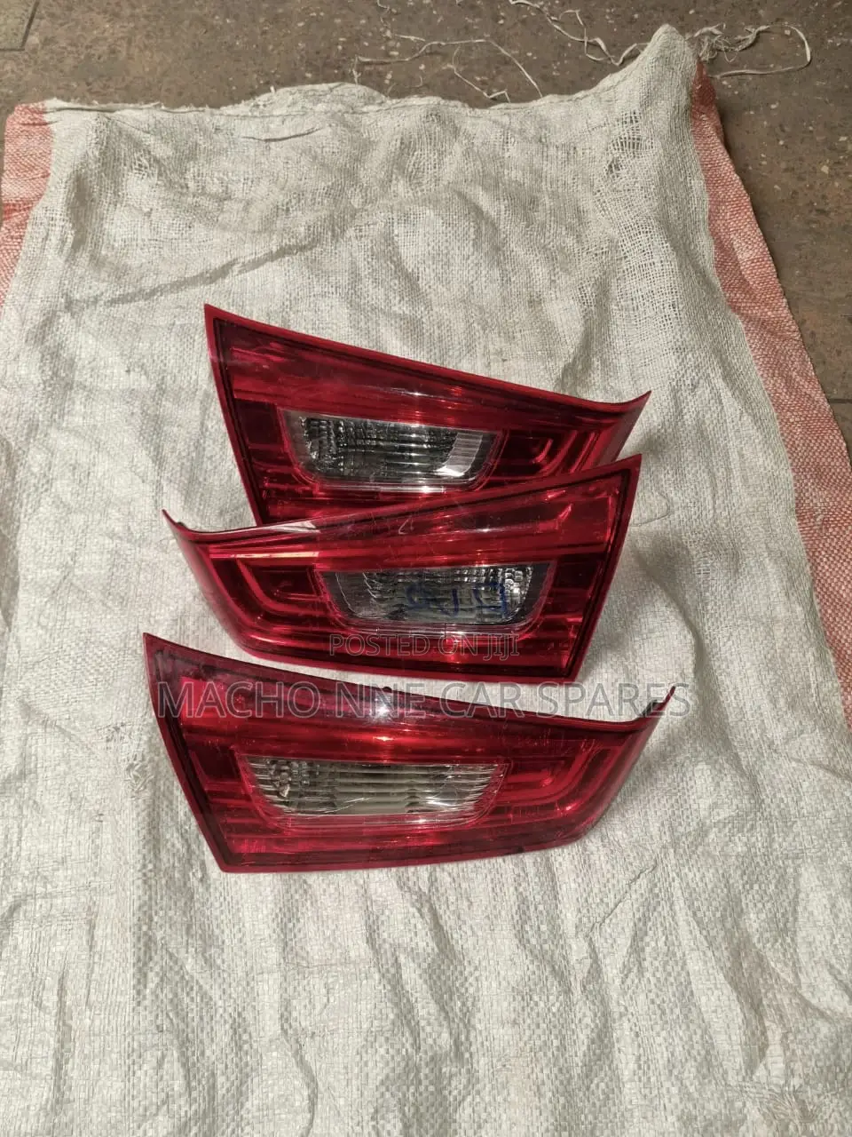 Mitsubishi RVR Bootlights