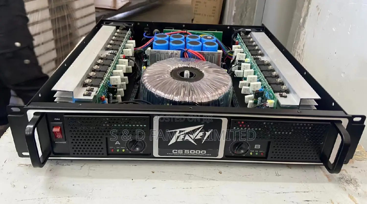 Peavey CS 5000 Power Amplifier