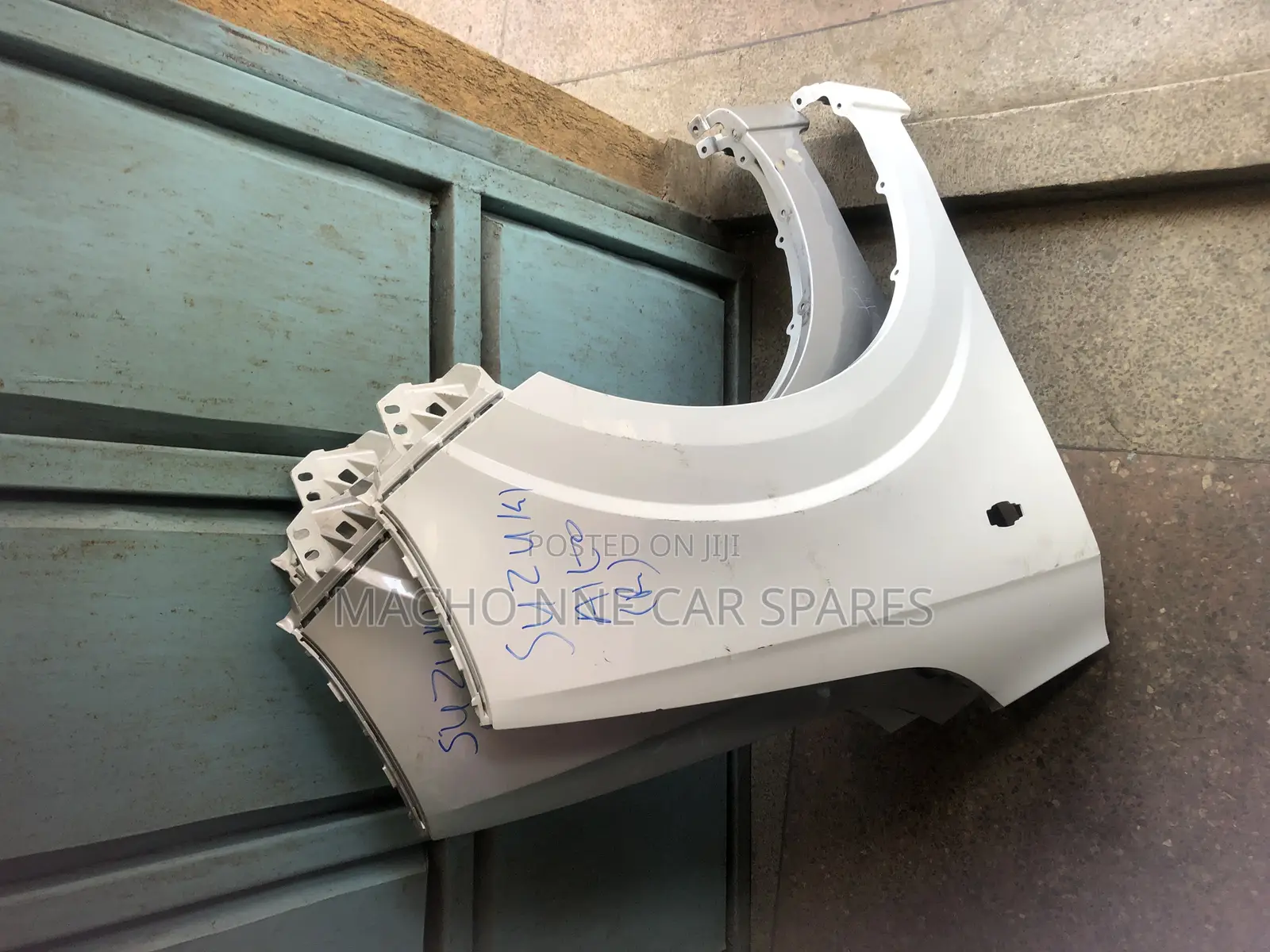 Suzuki Alto 2015 Fender/Wing