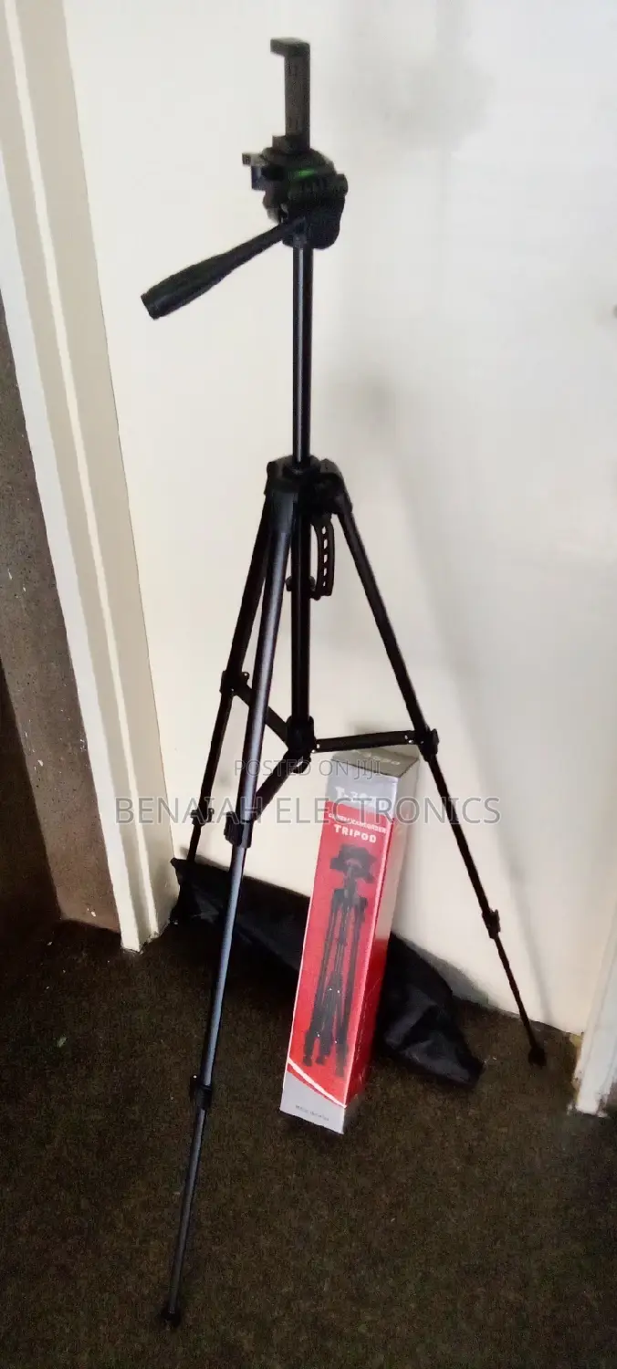WT-3520 Foldable Tripod for Camera Lights and Phone