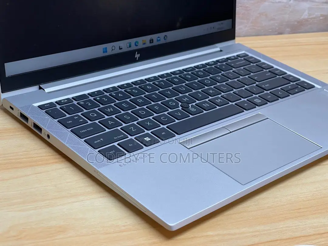 Laptop HP EliteBook 845 G8 16GB AMD Ryzen 5 SSD 512GB