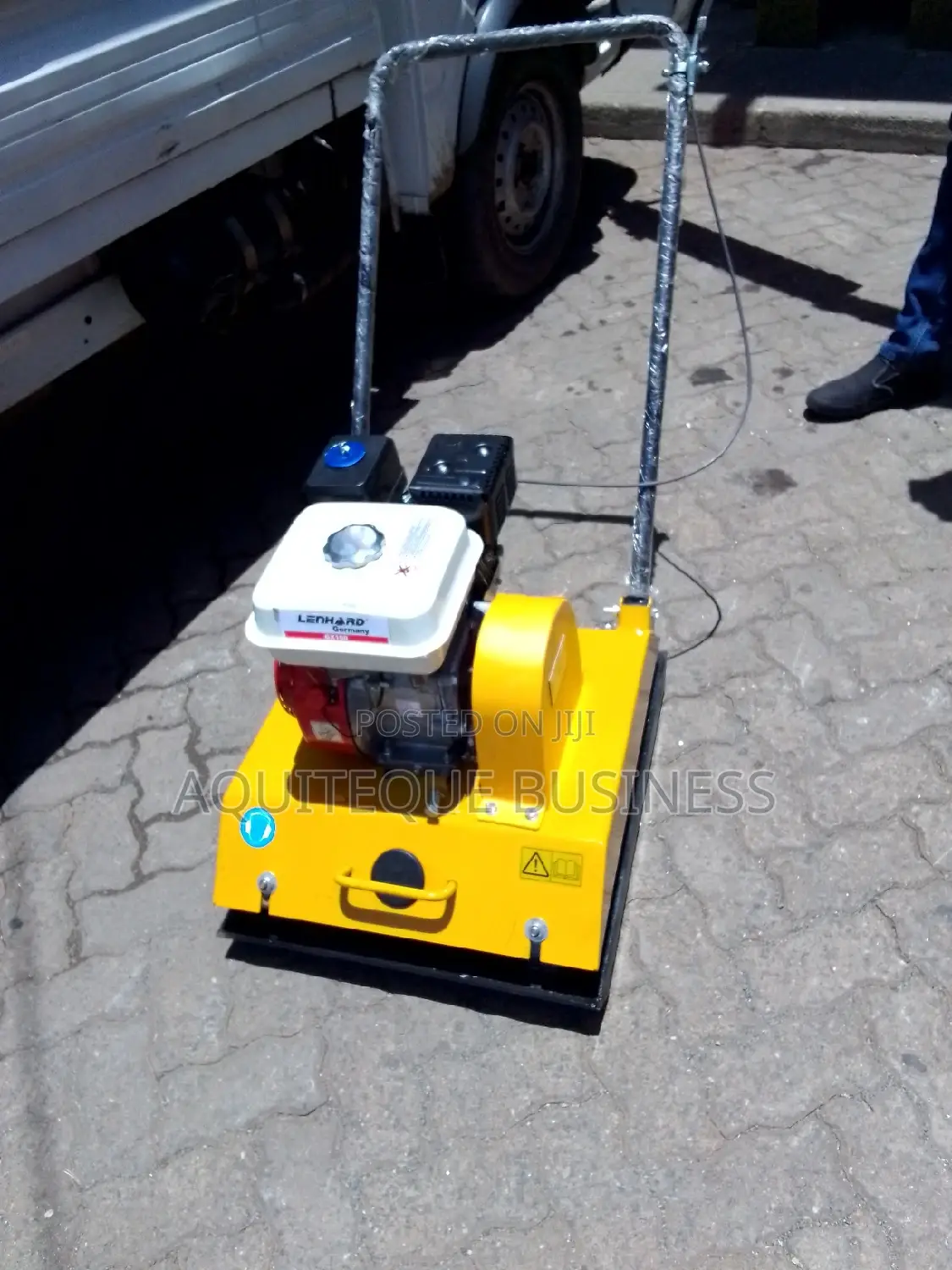 Plate Compactor.