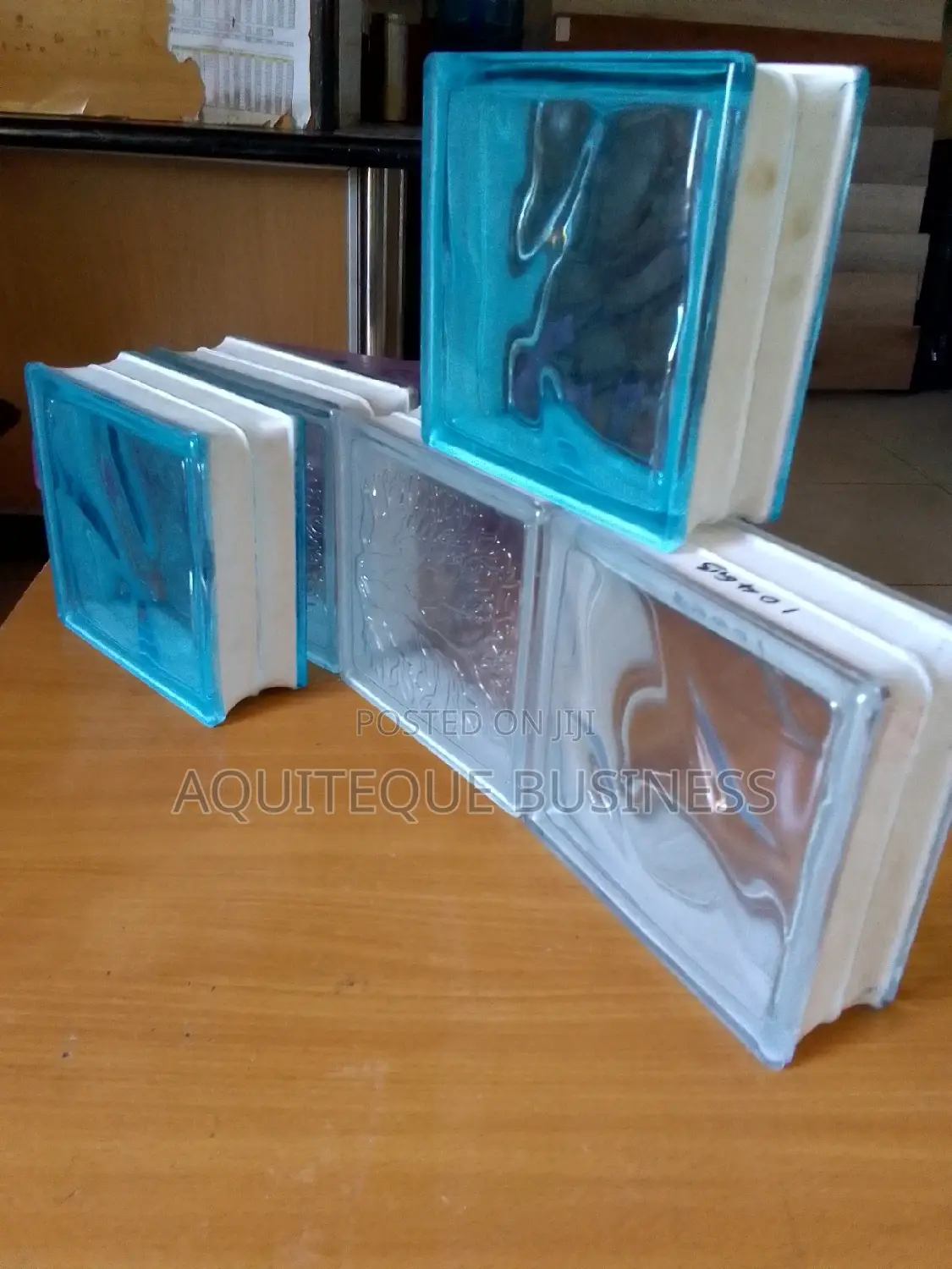 Block Glass Clear.