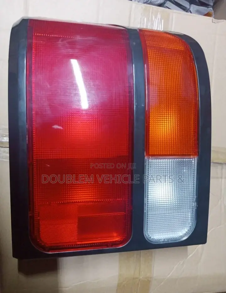 Tail.Lamp Toyota Coaster Bus Bb20,BB30,BB40,HZB50 1992-2002