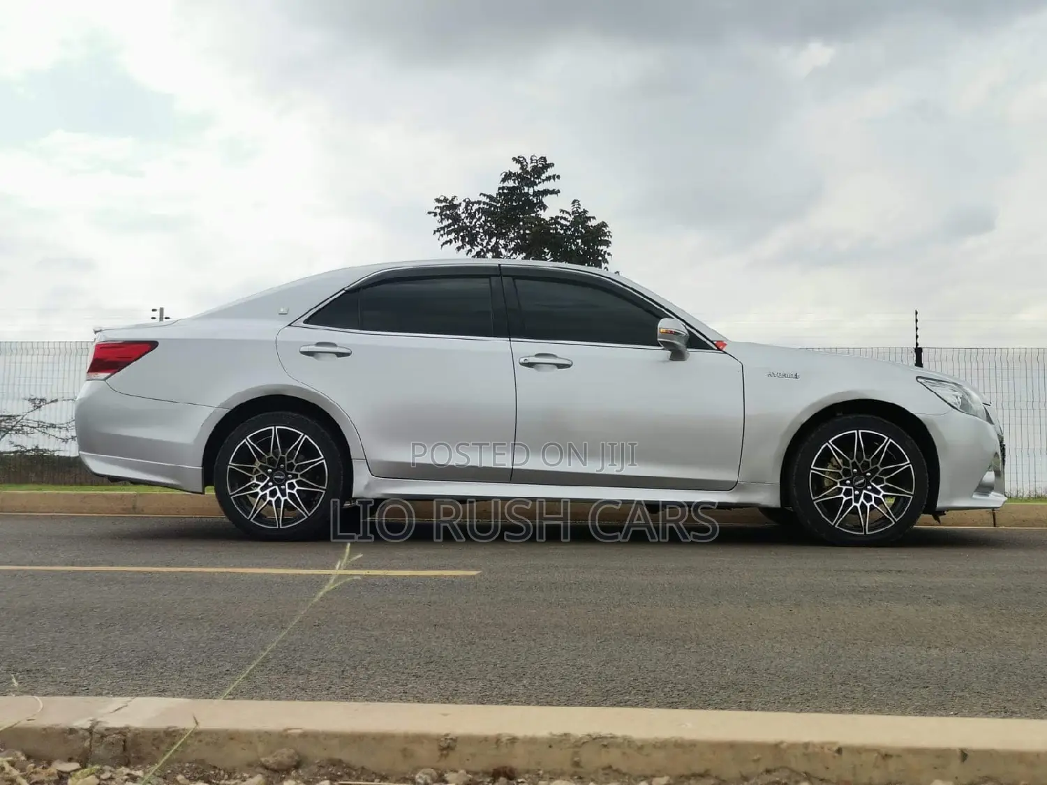 Toyota Crown 2015 Silver