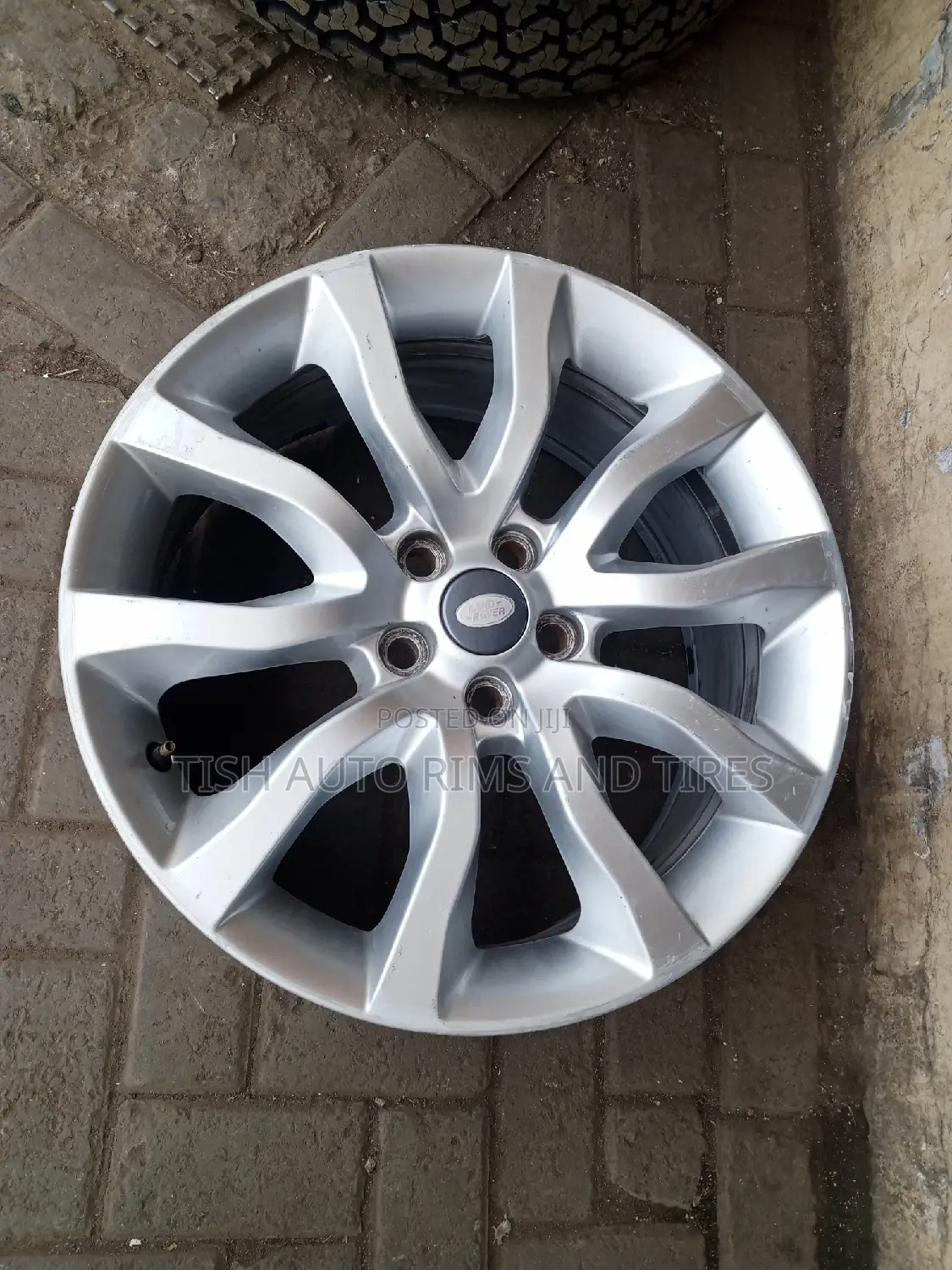 Ex UK Range Rover Size 20 Inch Set