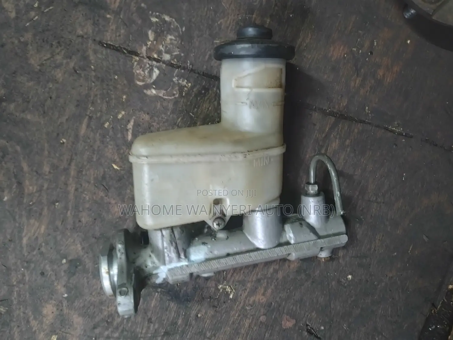 Master Cylinder for 100