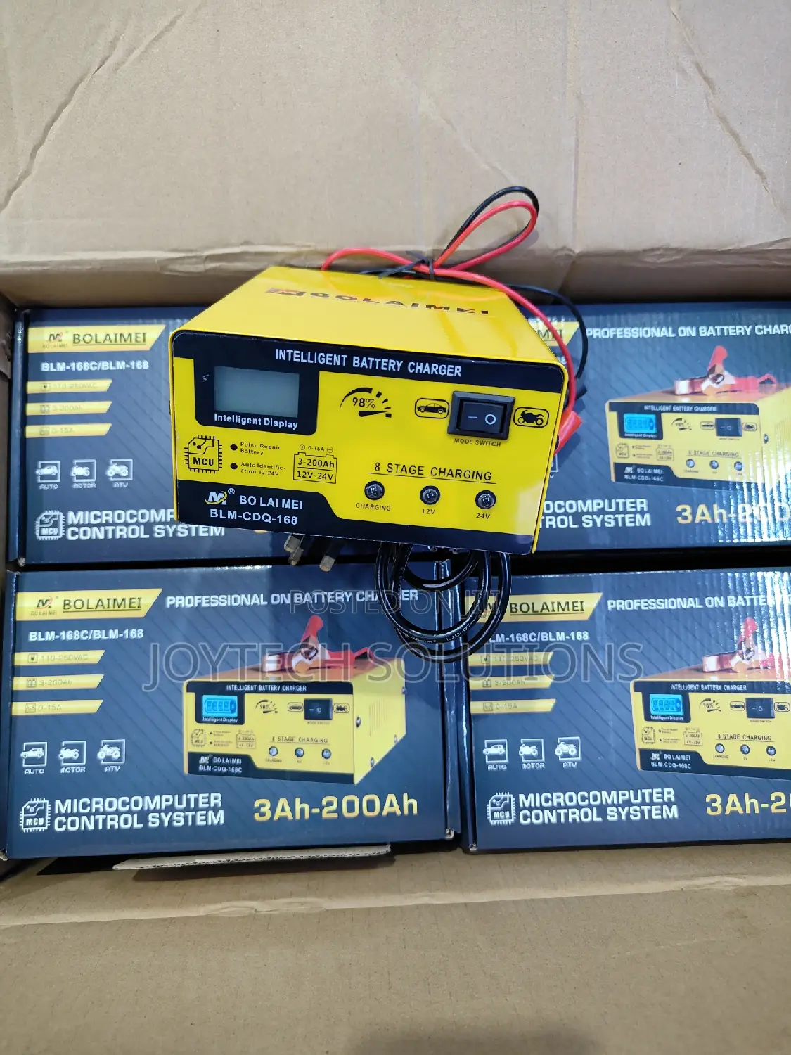 Battery Charger: 12/24 Auto Select.Computerlised Charger