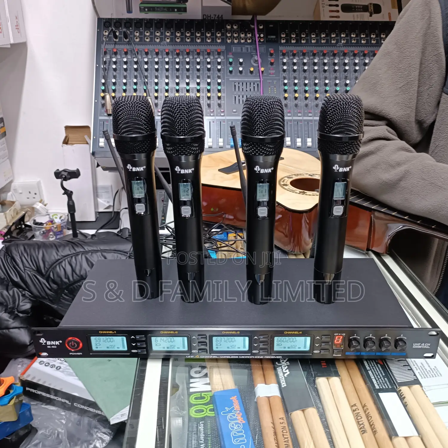 BNK 4 in 1 Wireless With Changeable Frequencies