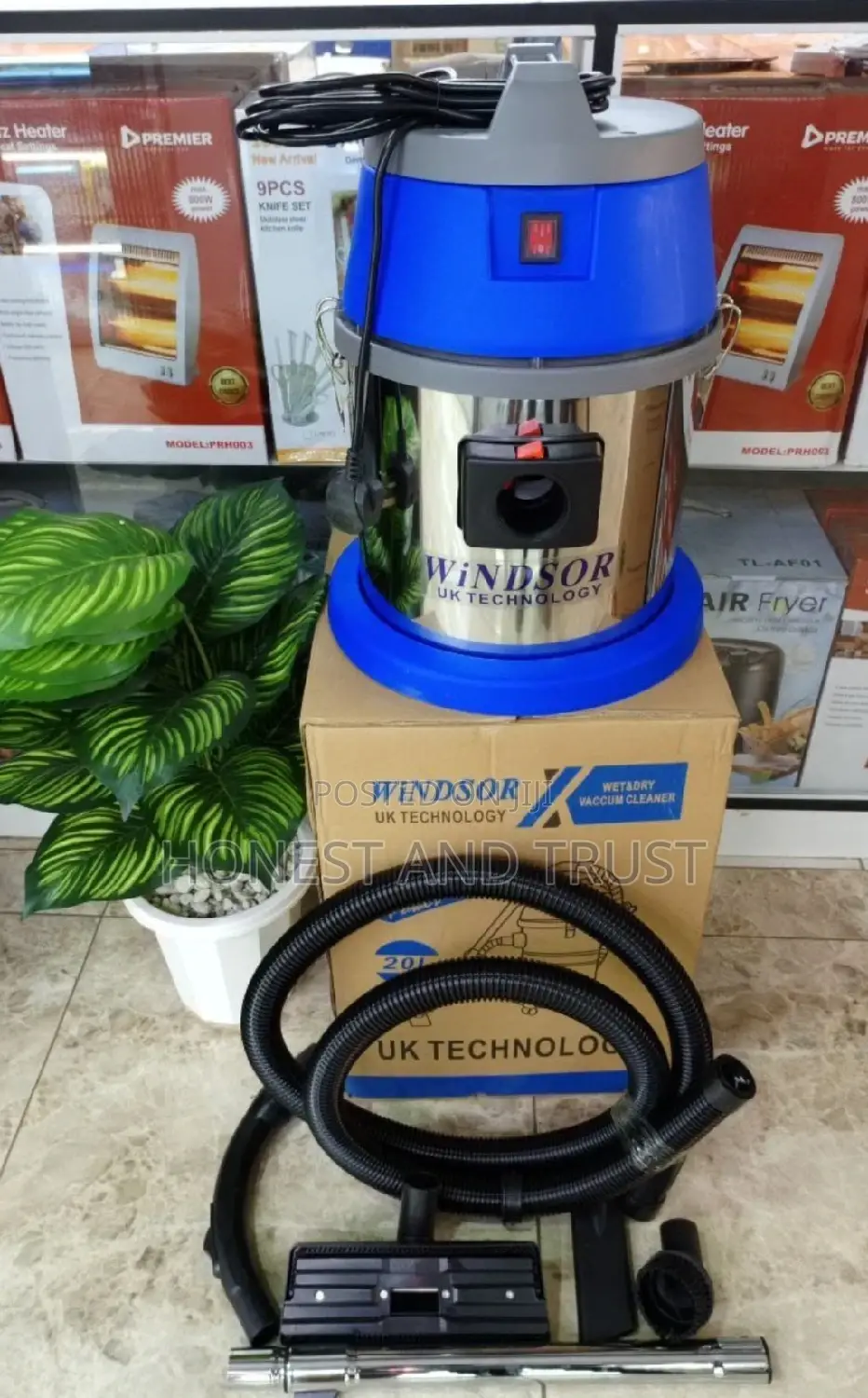 20 Litres Wet and Dry Windsor Vacuum Cleaner
