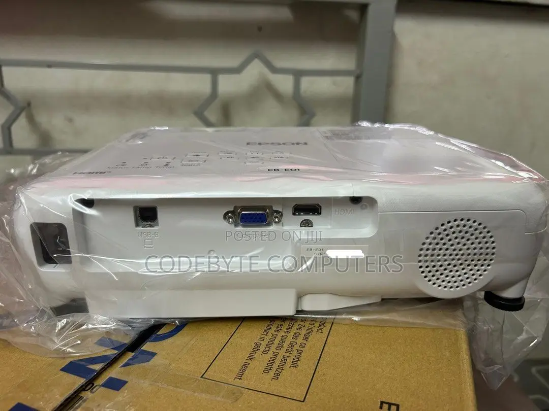 Epson Eb-E01 3300 Lumens !! Epson Eb-E01 3300 Lumens