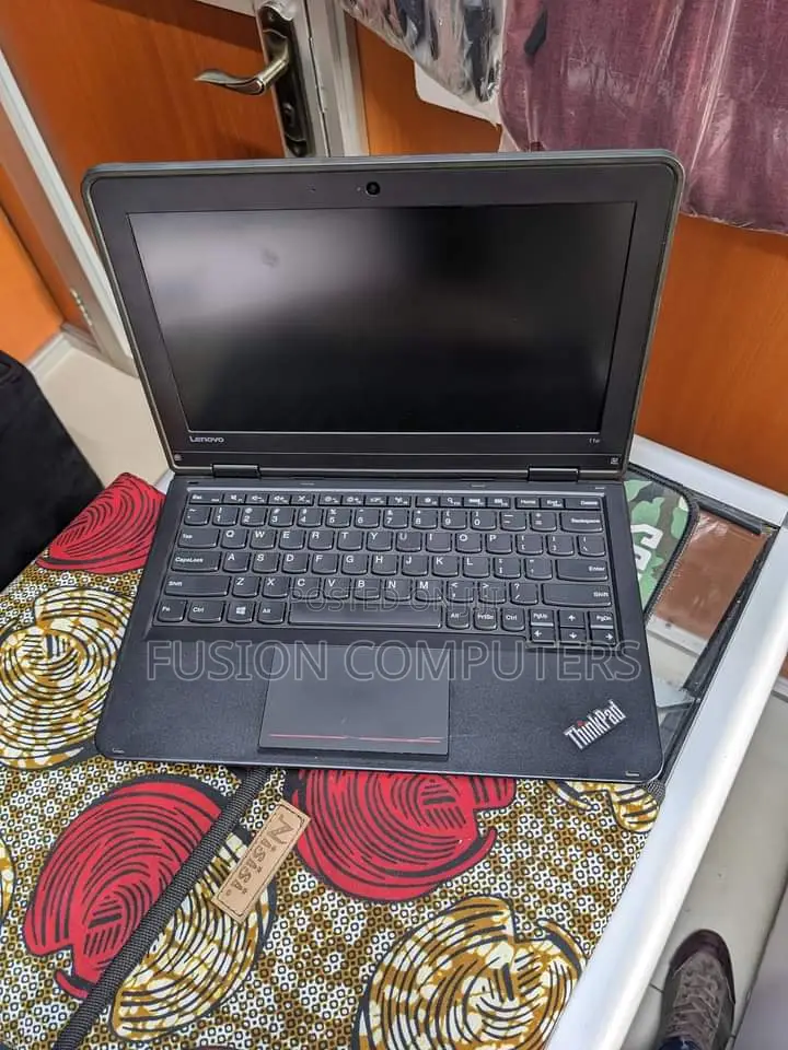 Laptop Lenovo ThinkPad 11e 4GB Intel Celeron SSD 128GB