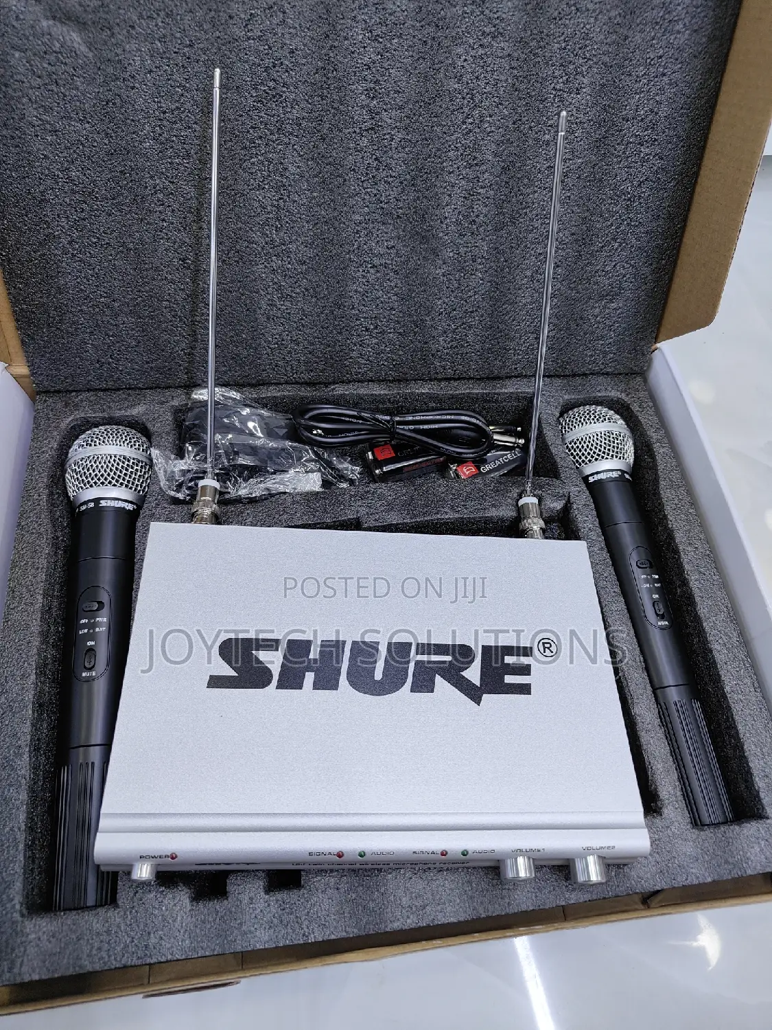 Dual Shure Wireless Microphone SH 500 .150 Meter