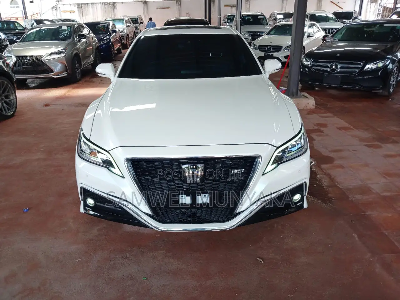 Toyota Crown 2018 Pearl