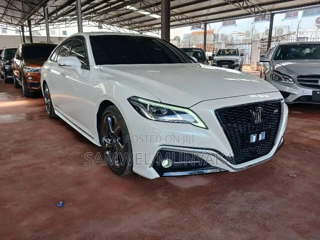 Toyota Crown 2018 Pearl
