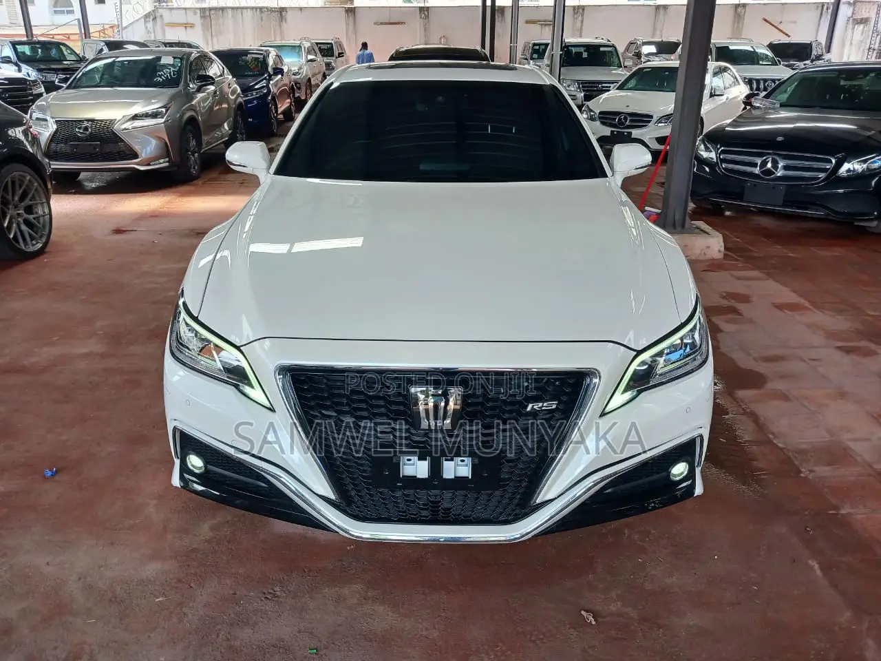 Toyota Crown 2018 Pearl