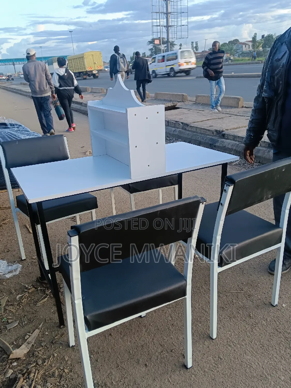 Manicure Set, 4 Chairs and a 4 Seater Tab