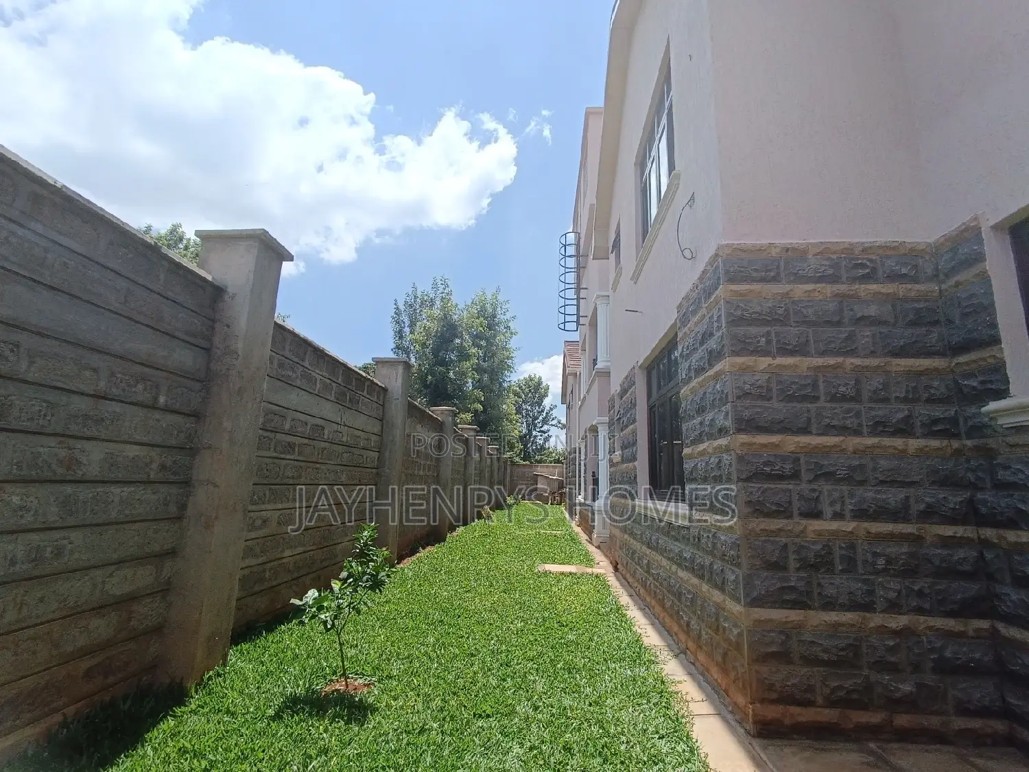 3bdrm House in Thome Estate for rent
