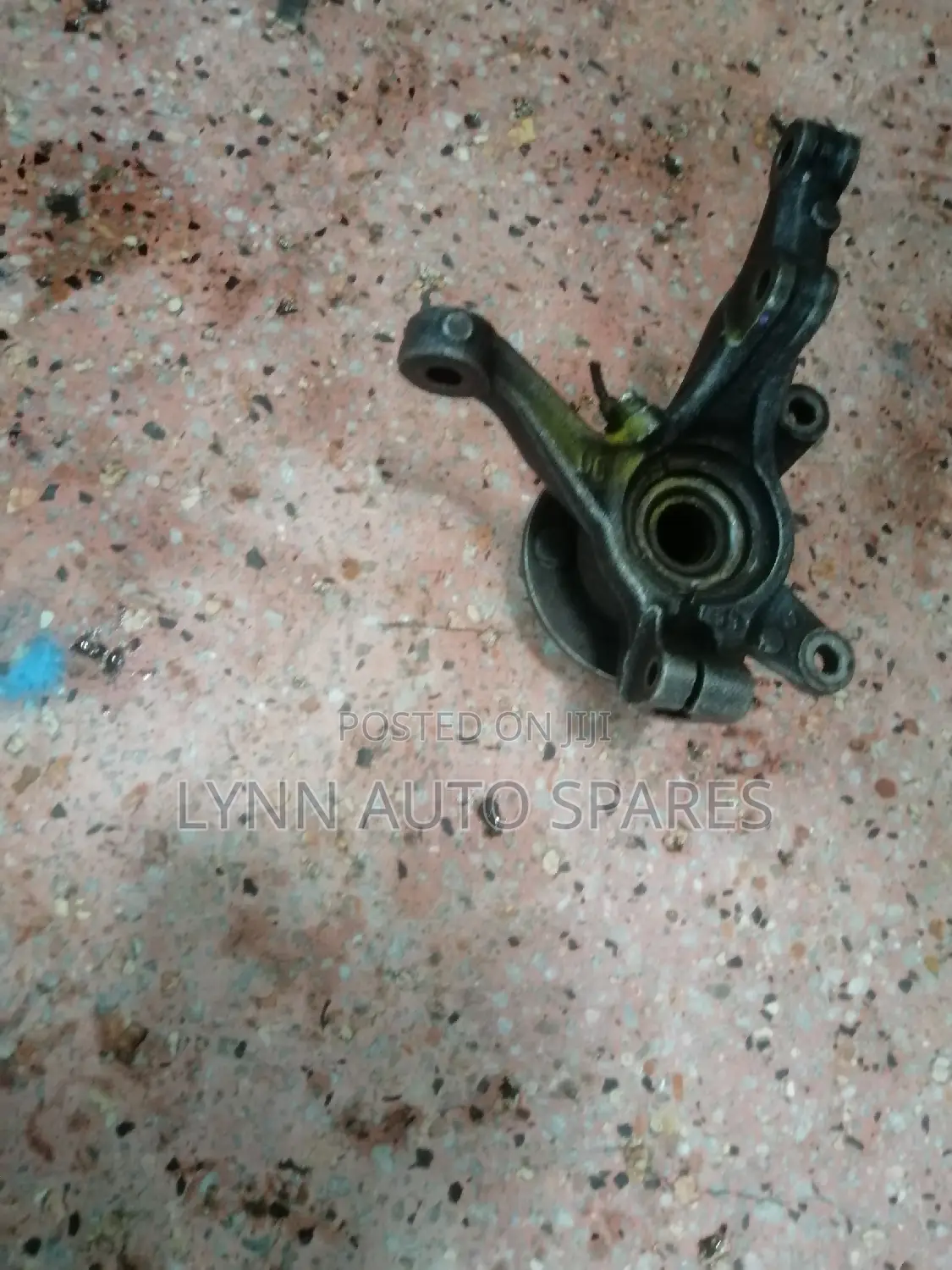 Front Hub Mazda Demio