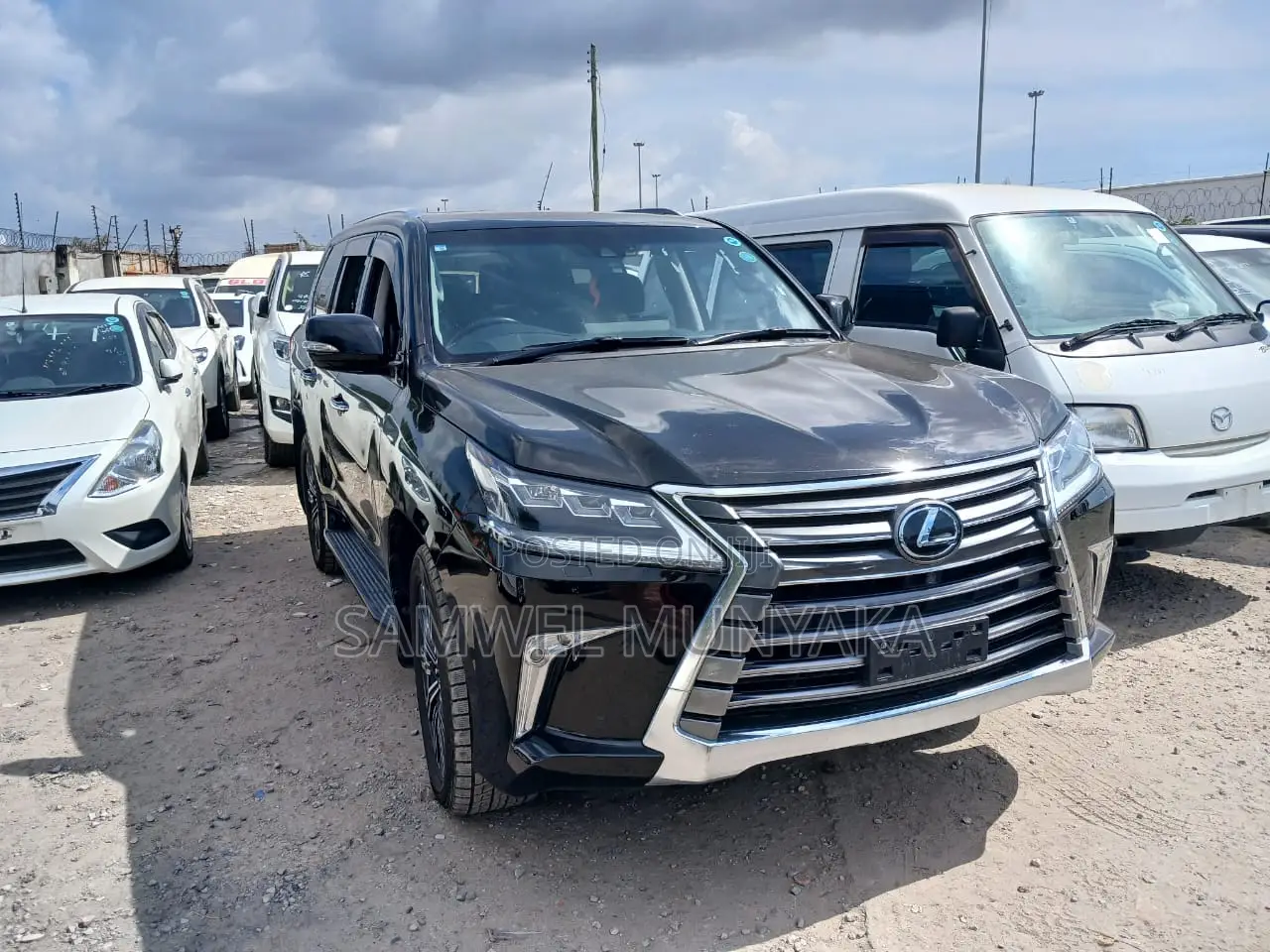 Lexus LX 570 AWD 2017 Black