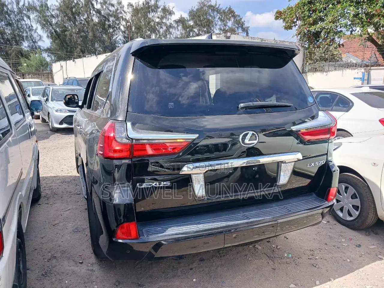 Lexus LX 570 AWD 2017 Black